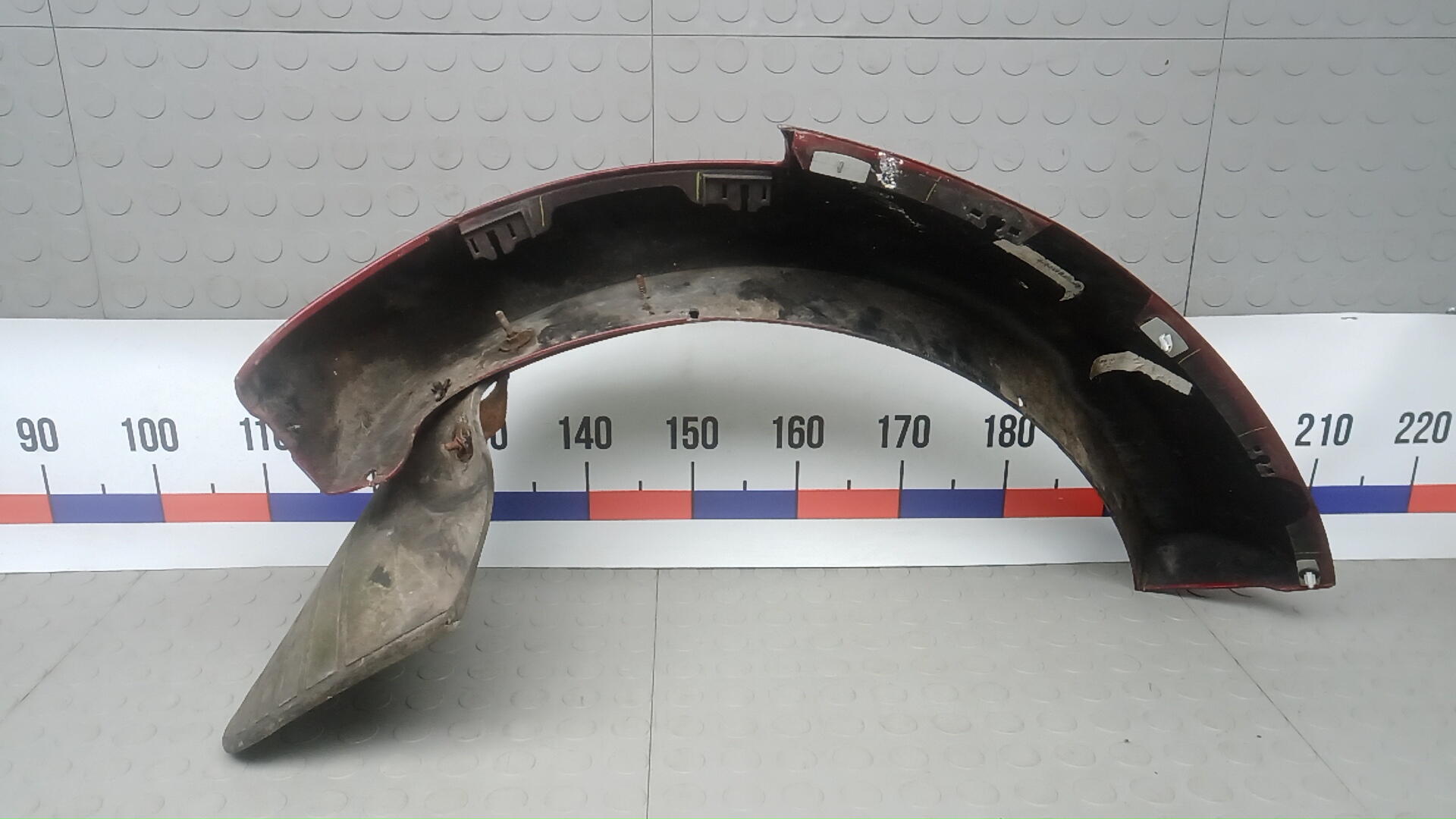 Накладка заднего крыла левого