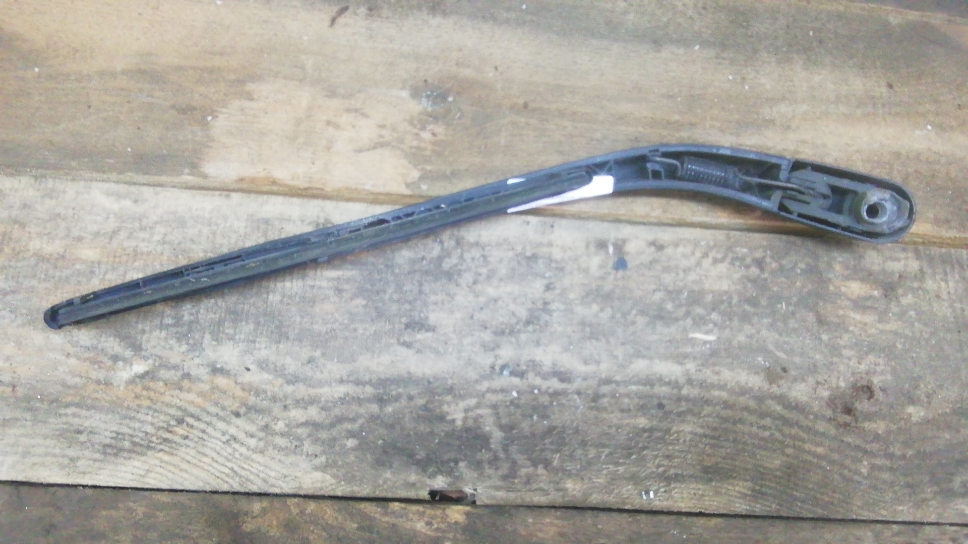 Поводок стеклоочистителя заднего