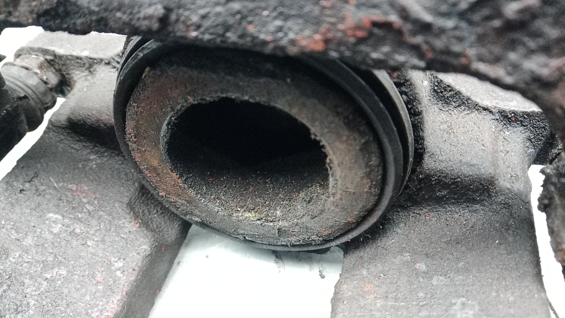 Суппорт передний левый