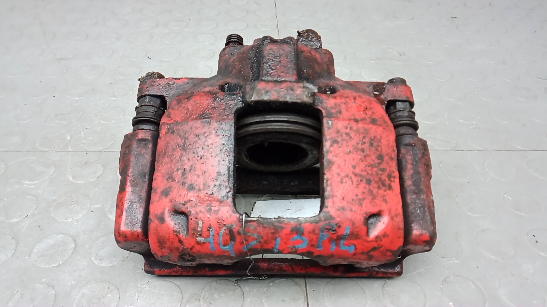 Суппорт передний левый