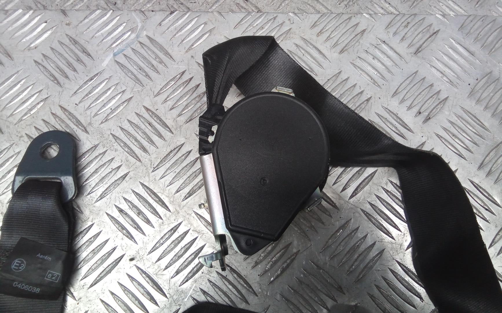 Ремень безопасности с пиропатроном