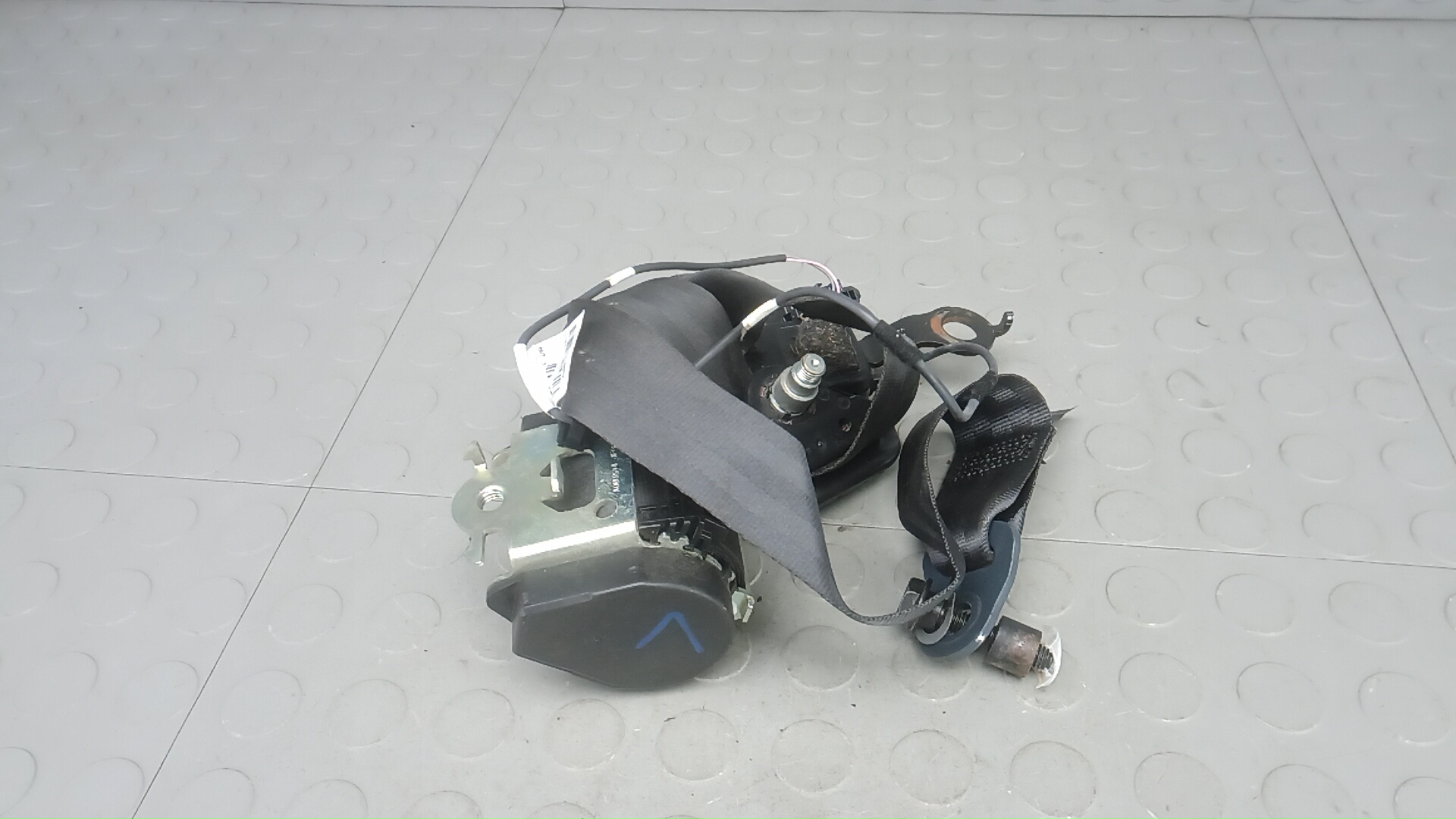 Ремень безопасности с пиропатроном