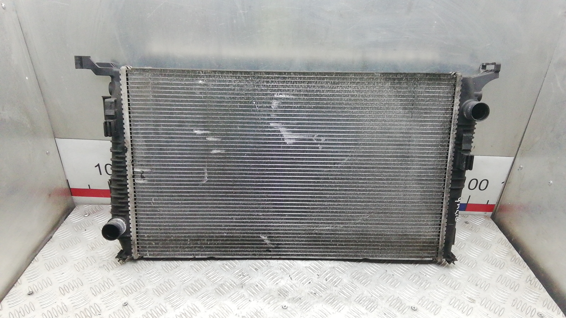 Радиатор охлаждения двигателя основной