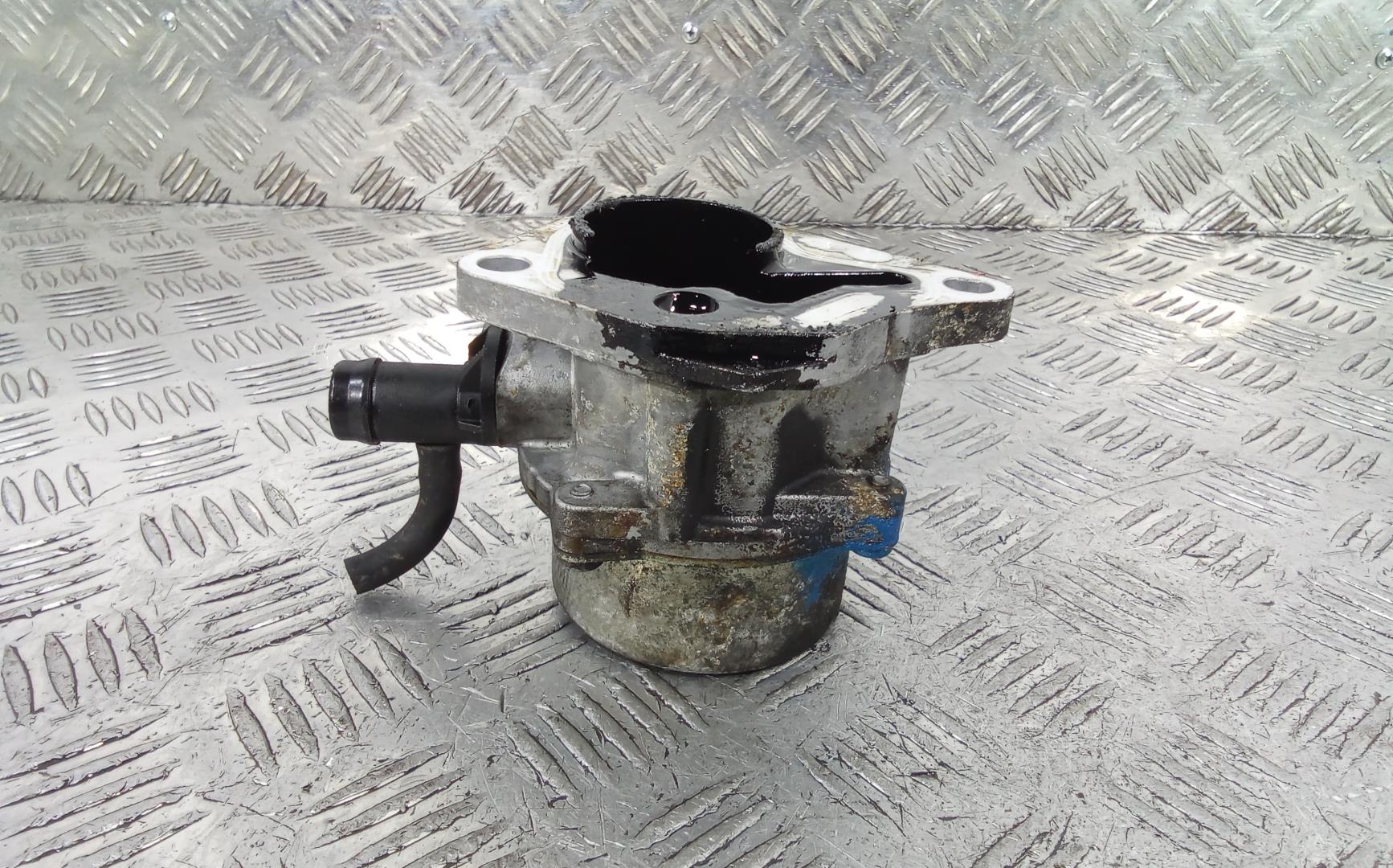 Насос вакуумный