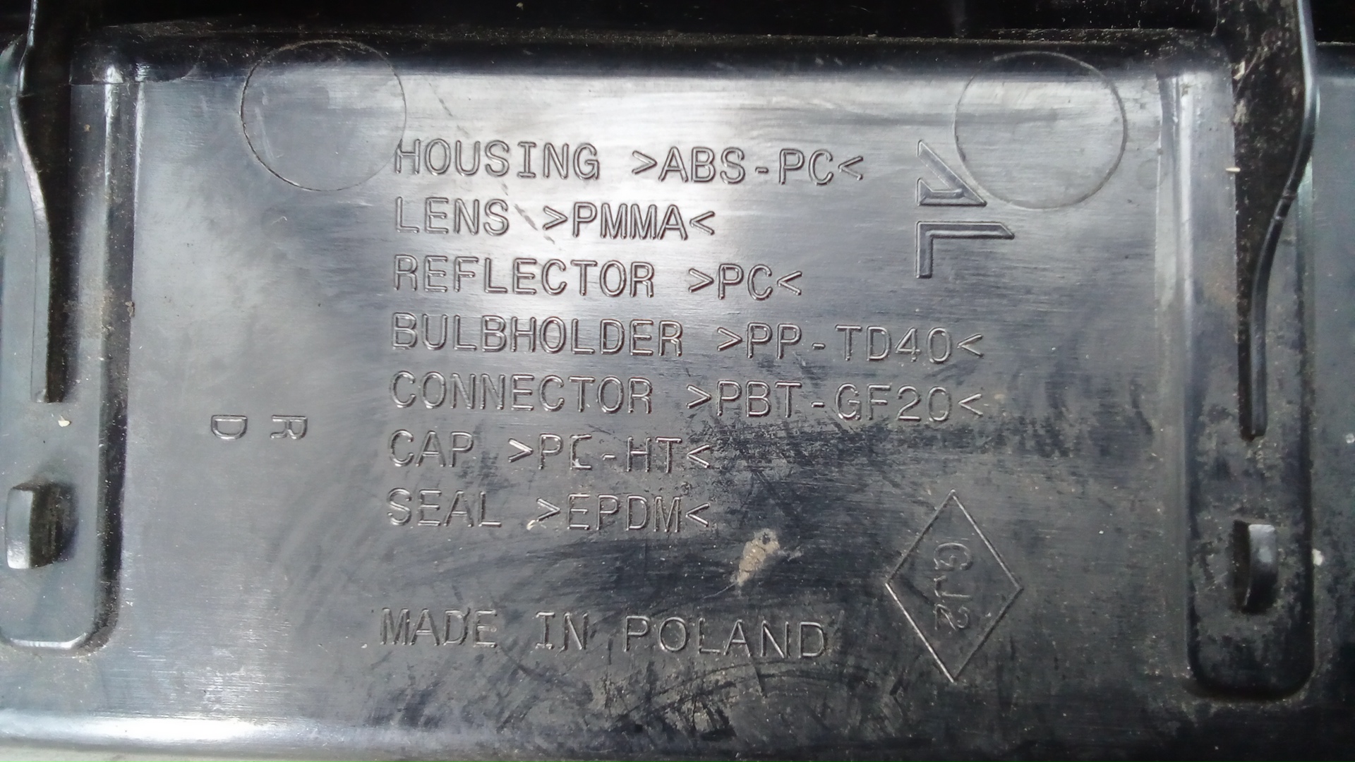 Фонарь задний правый