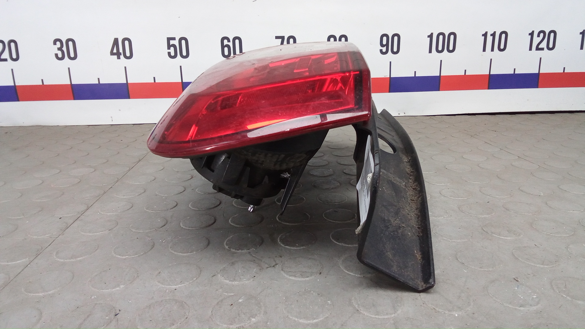 Фонарь задний правый