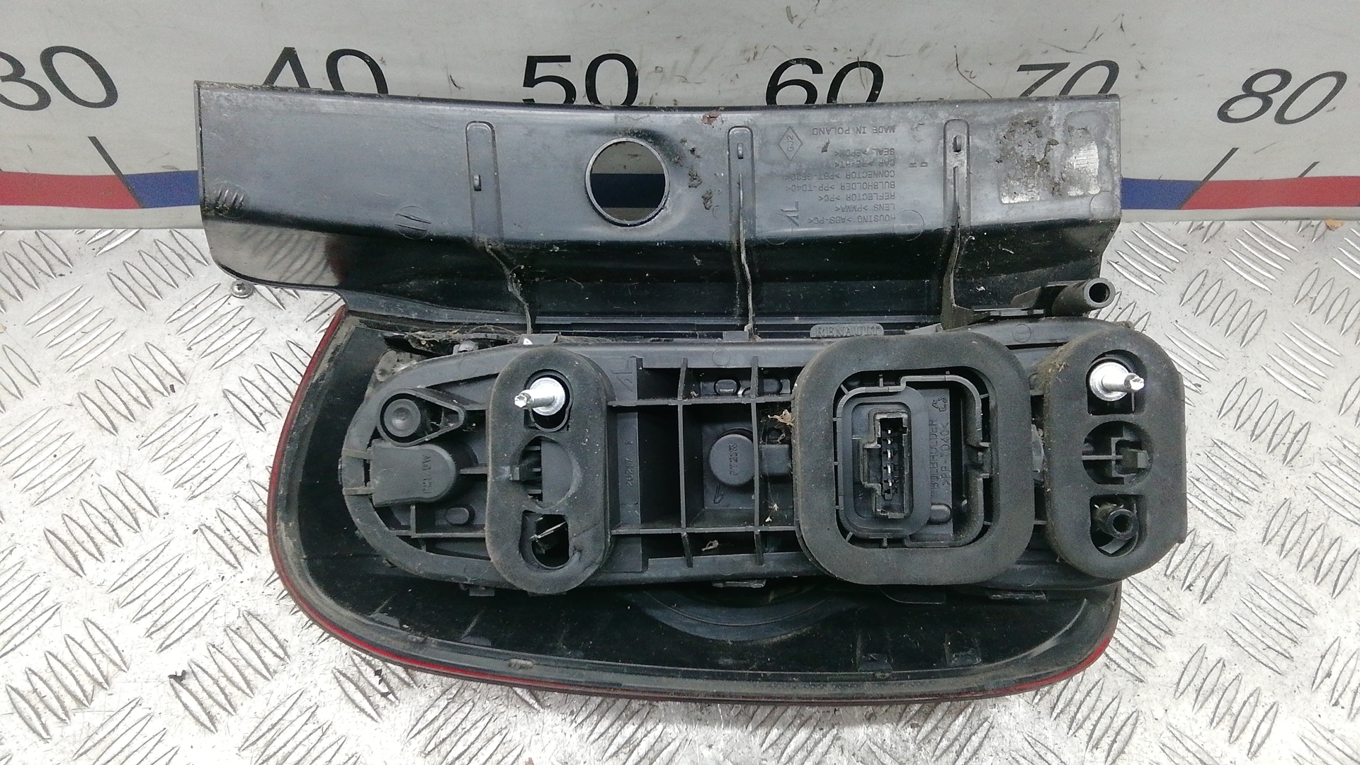 Фонарь задний правый