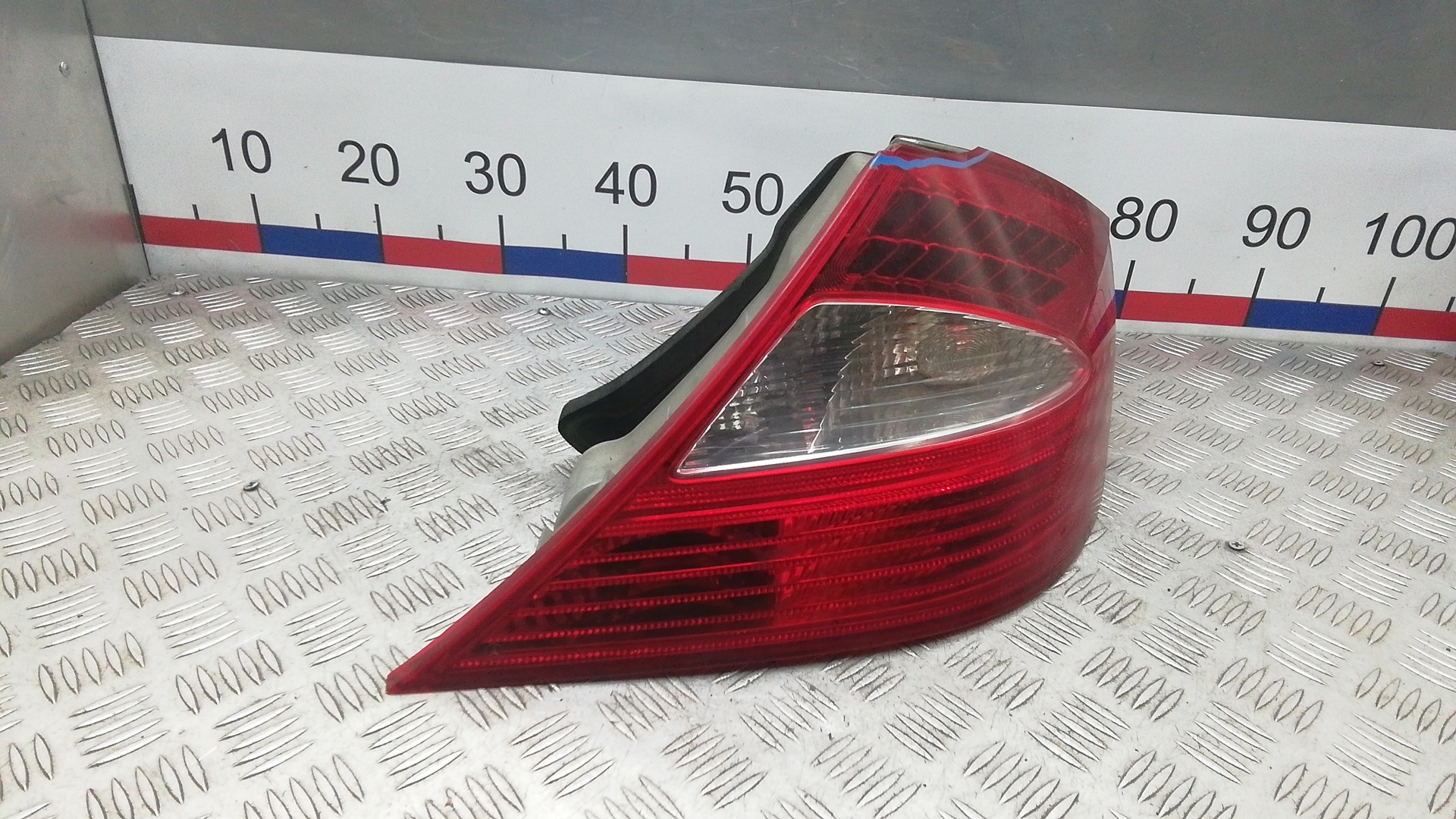 Фонарь задний правый