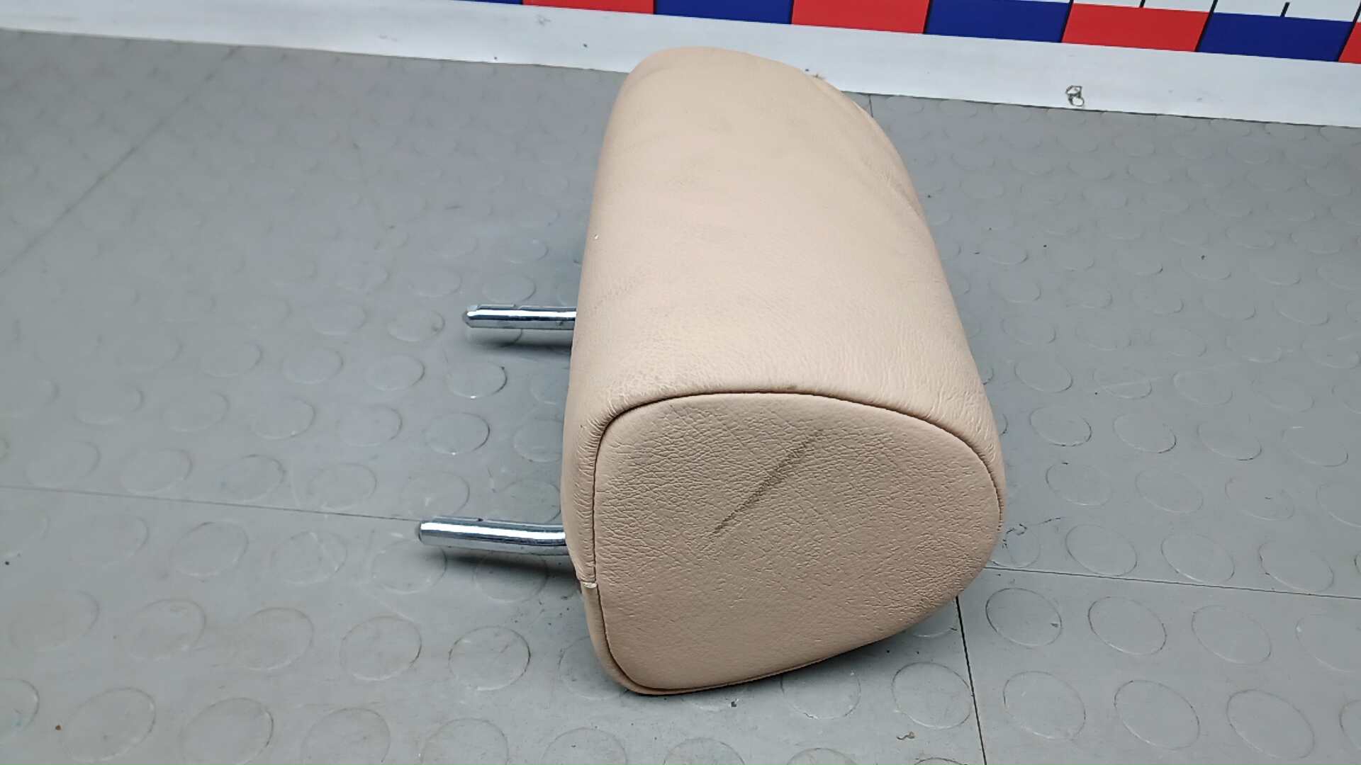 Подголовник сиденья