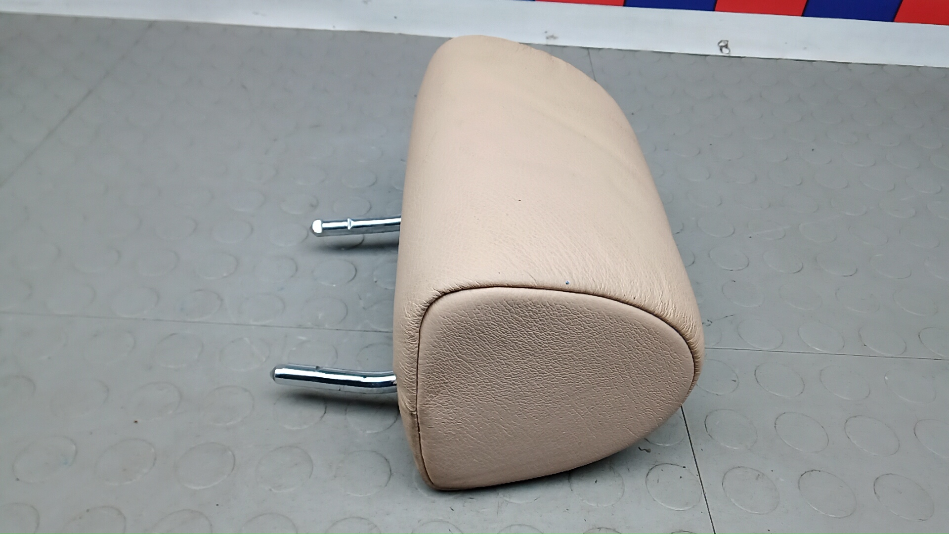 Подголовник сиденья