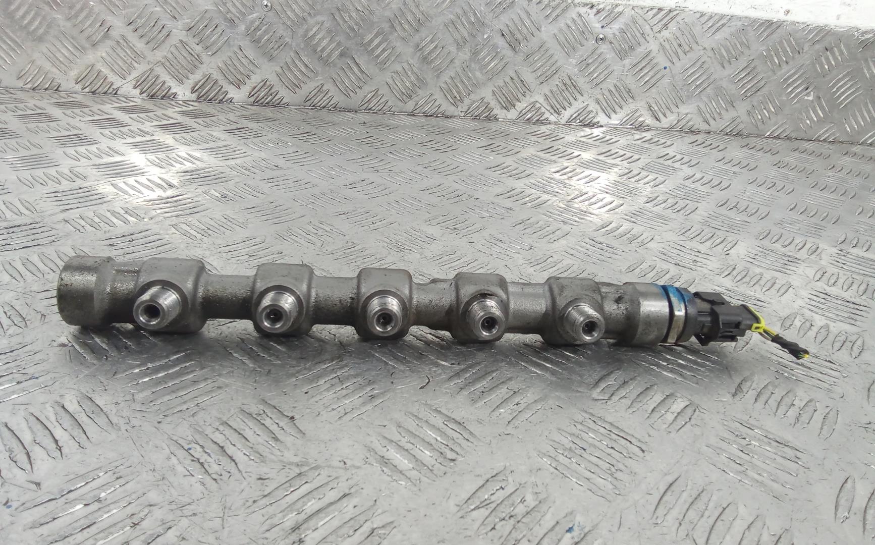 Рейка топливная (рампа)