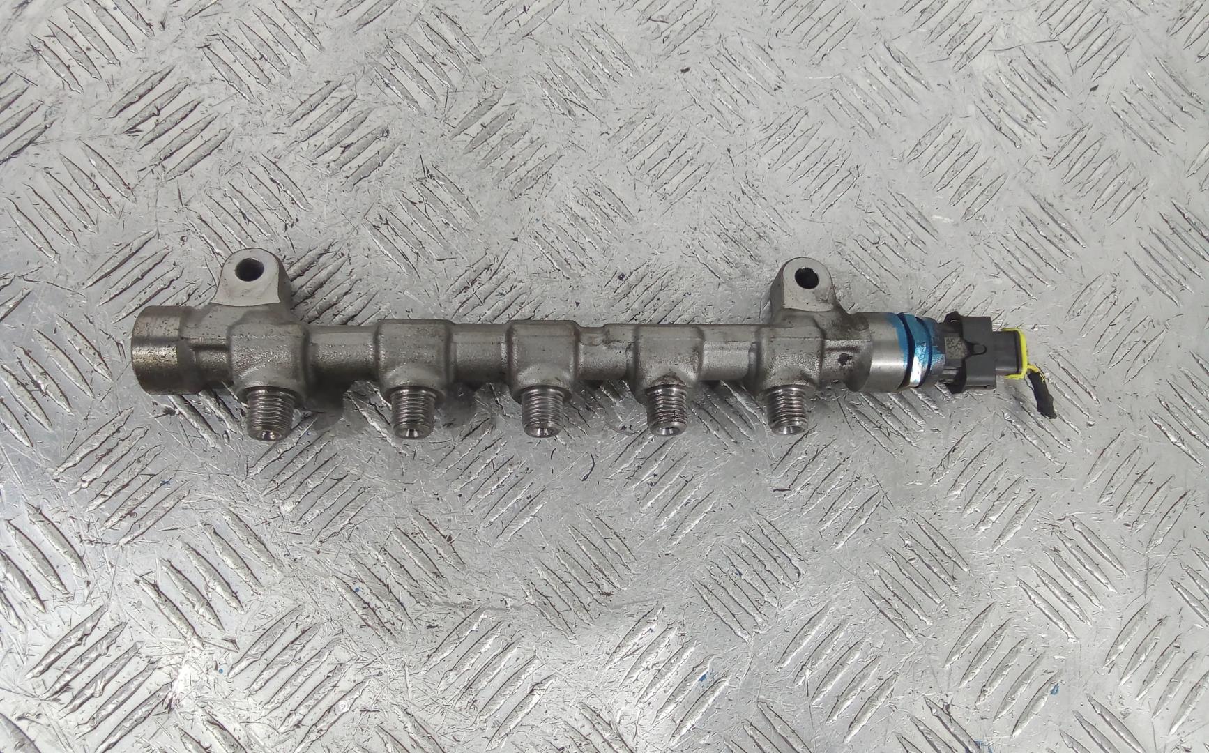 Рейка топливная (рампа)