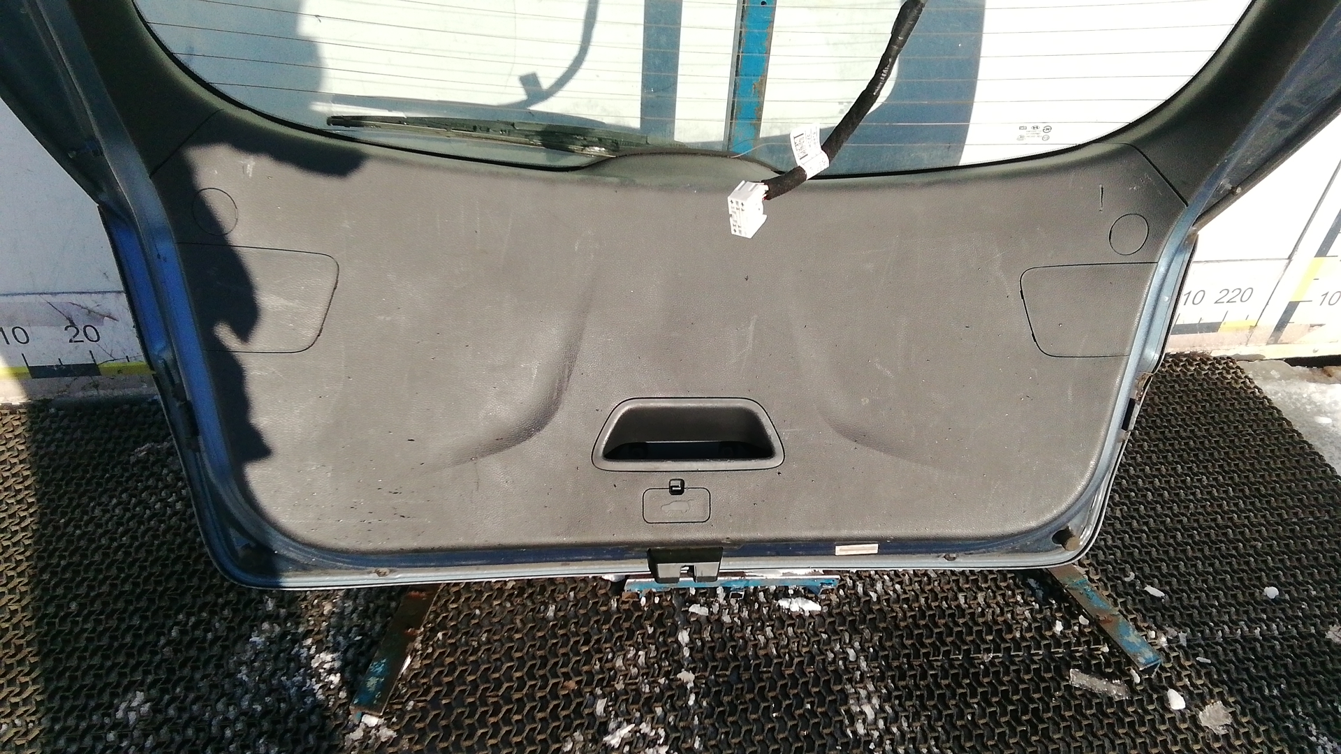 Дверь багажника