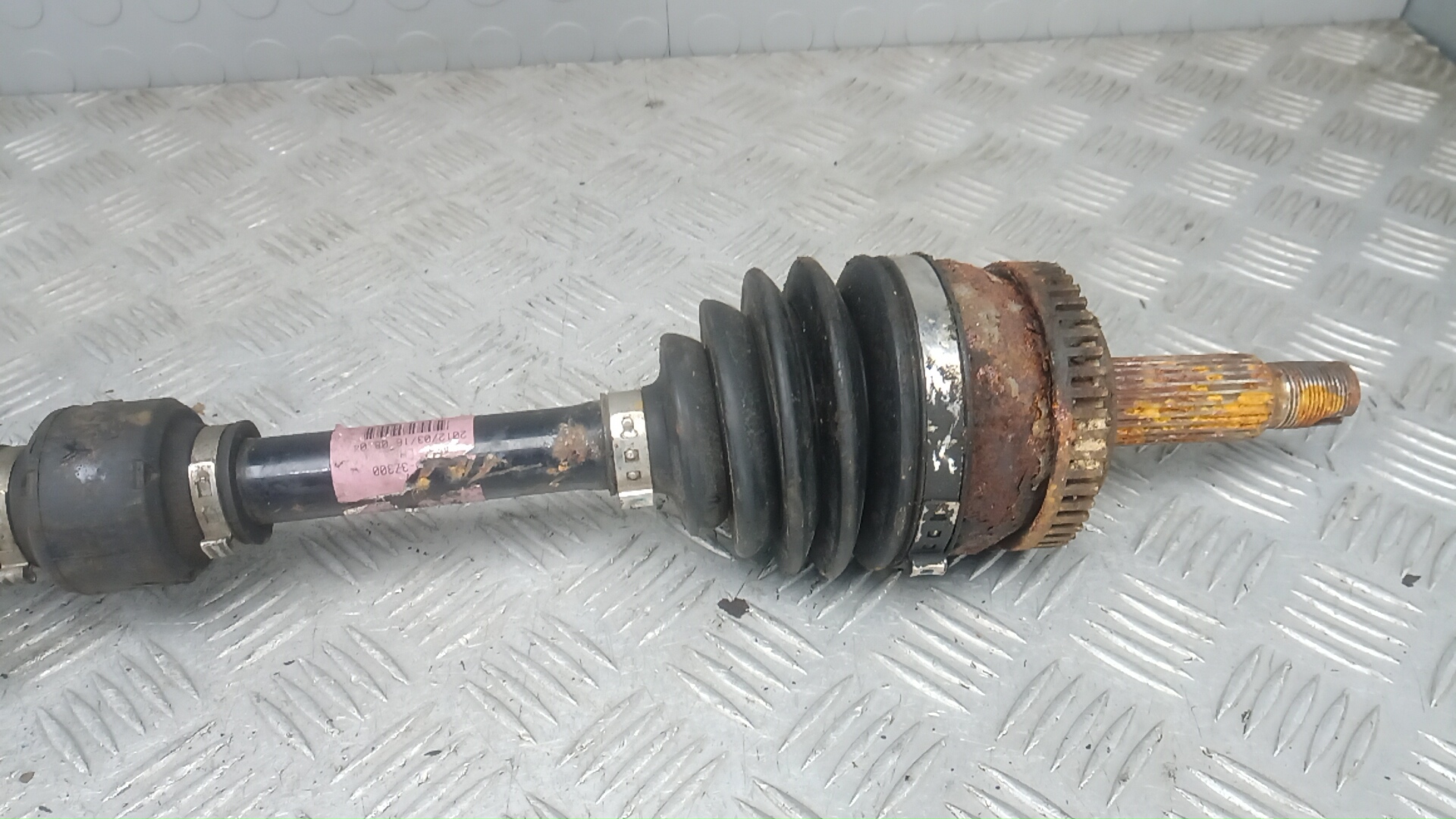 Полуось передняя левая