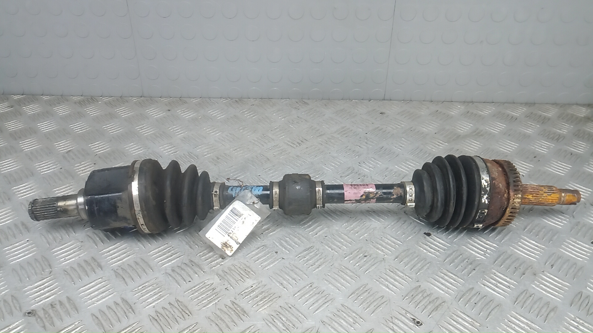 Полуось передняя левая