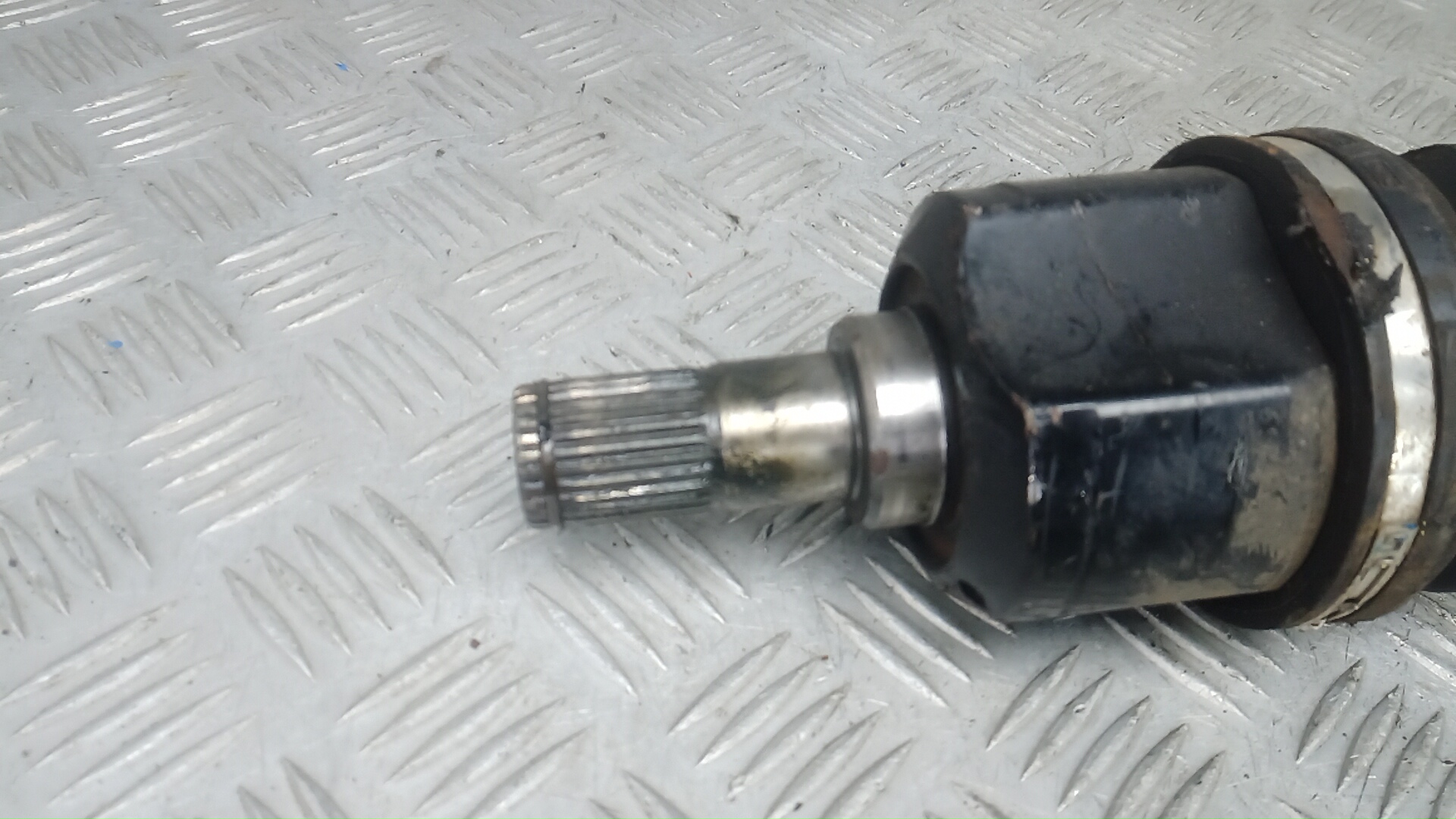 Полуось передняя левая