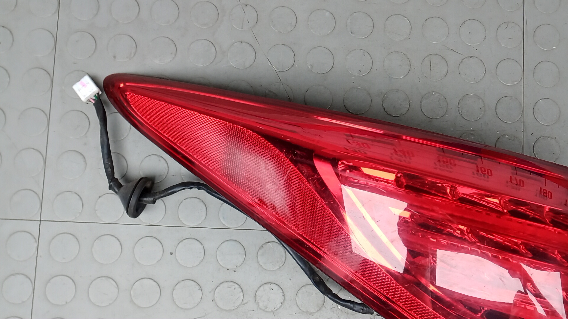 Фонарь задний левый