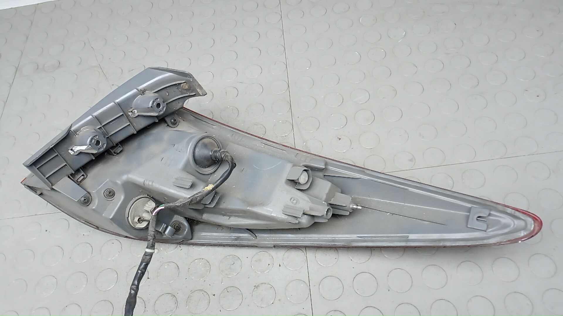 Фонарь задний левый