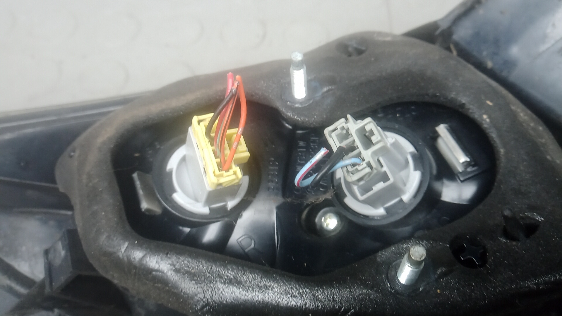 Фонарь задний правый