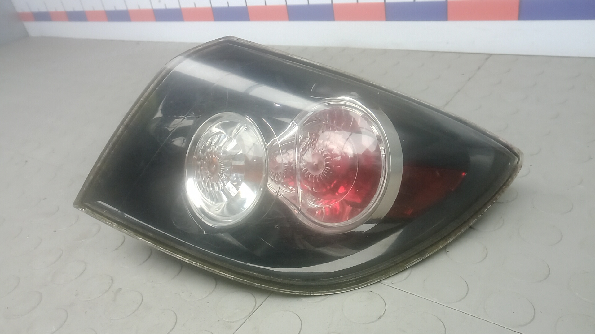 Фонарь задний правый