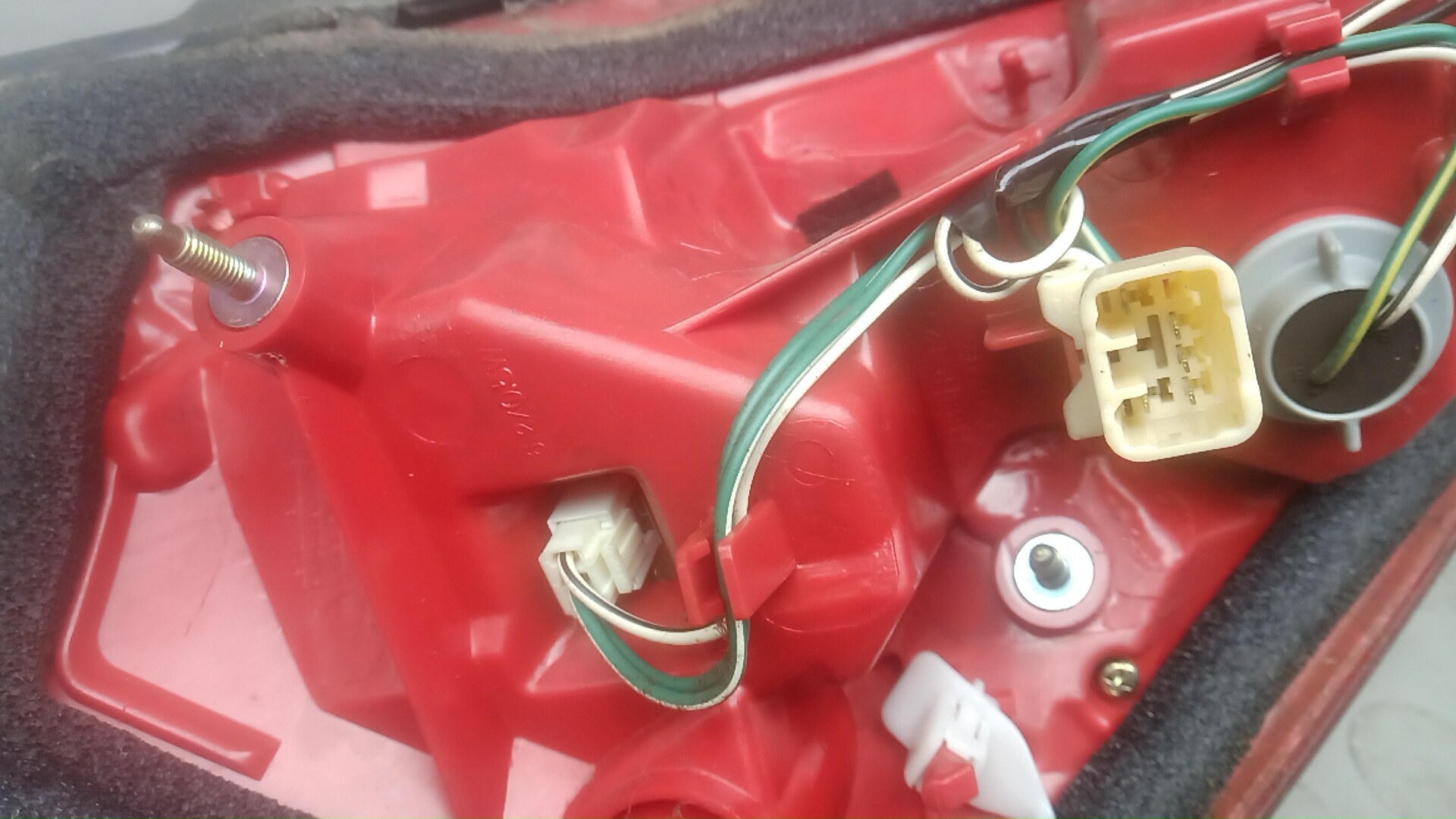 Фонарь задний правый