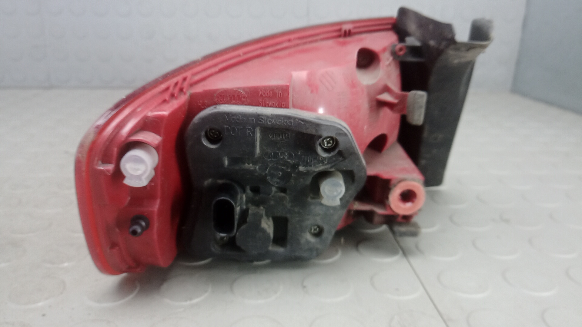 Фонарь задний правый