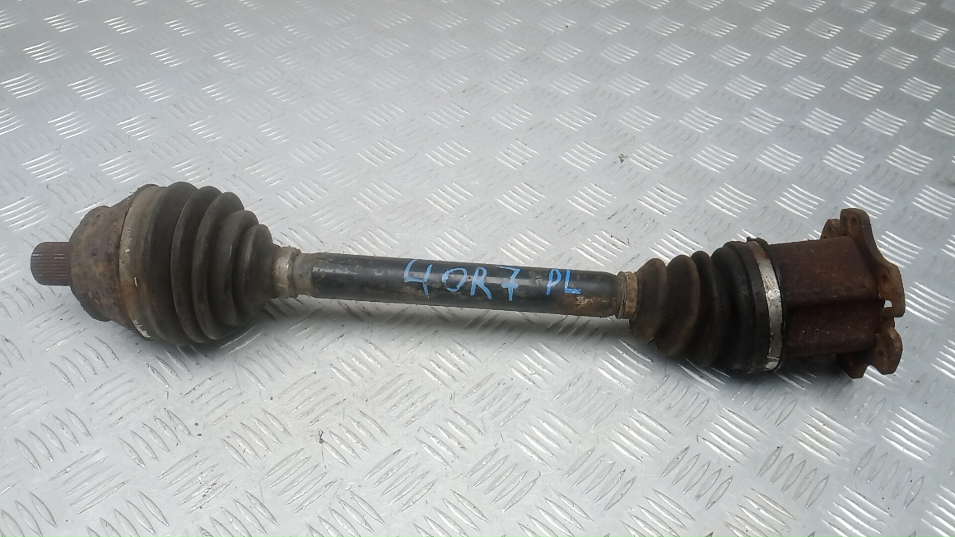 Полуось передняя левая