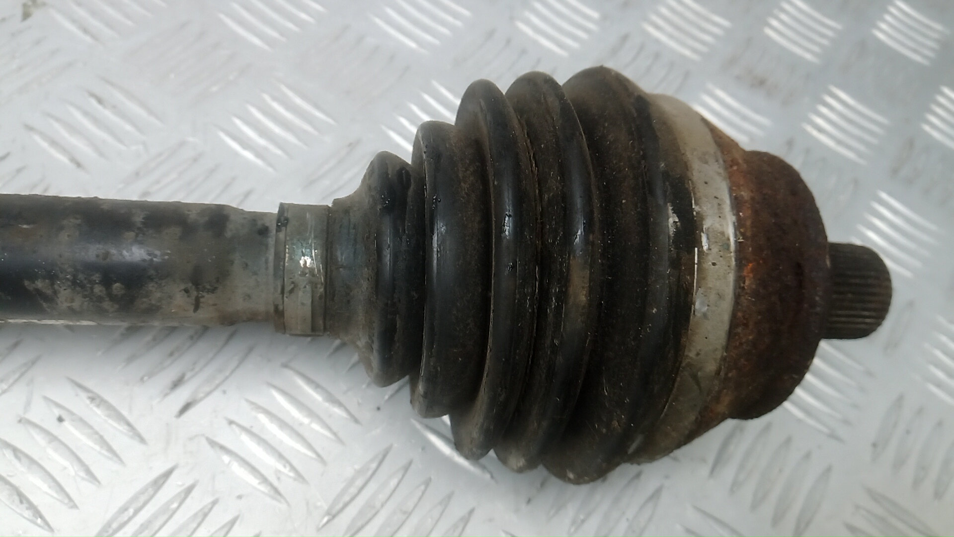 Полуось передняя правая