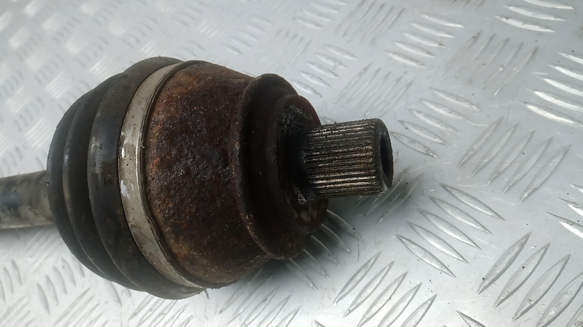 Полуось передняя правая