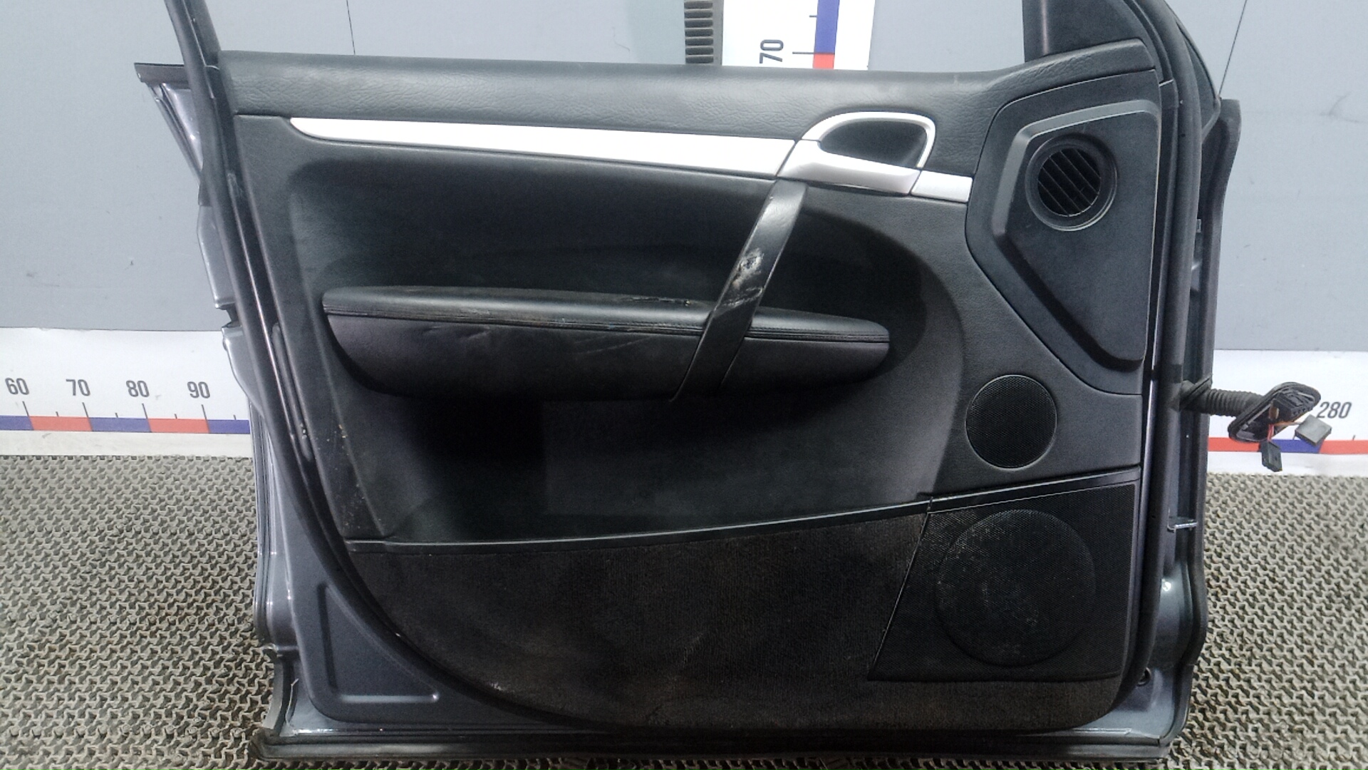 Дверь передняя левая