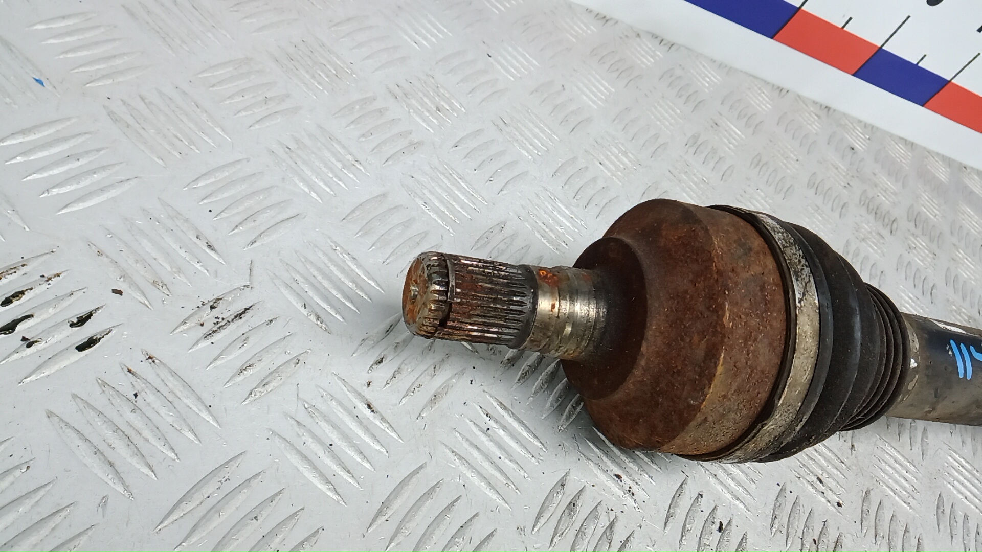 Полуось передняя левая