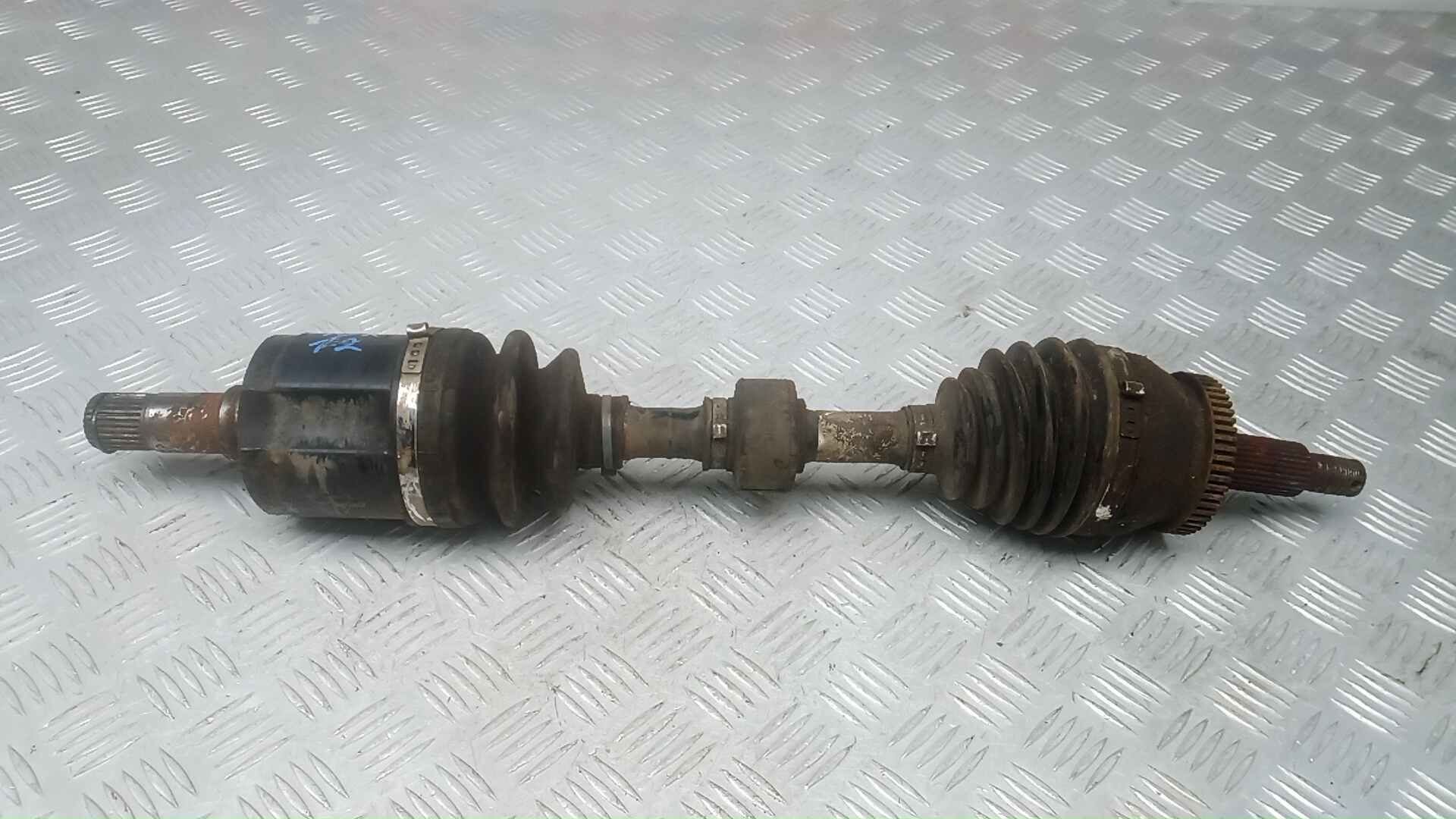 Полуось передняя левая