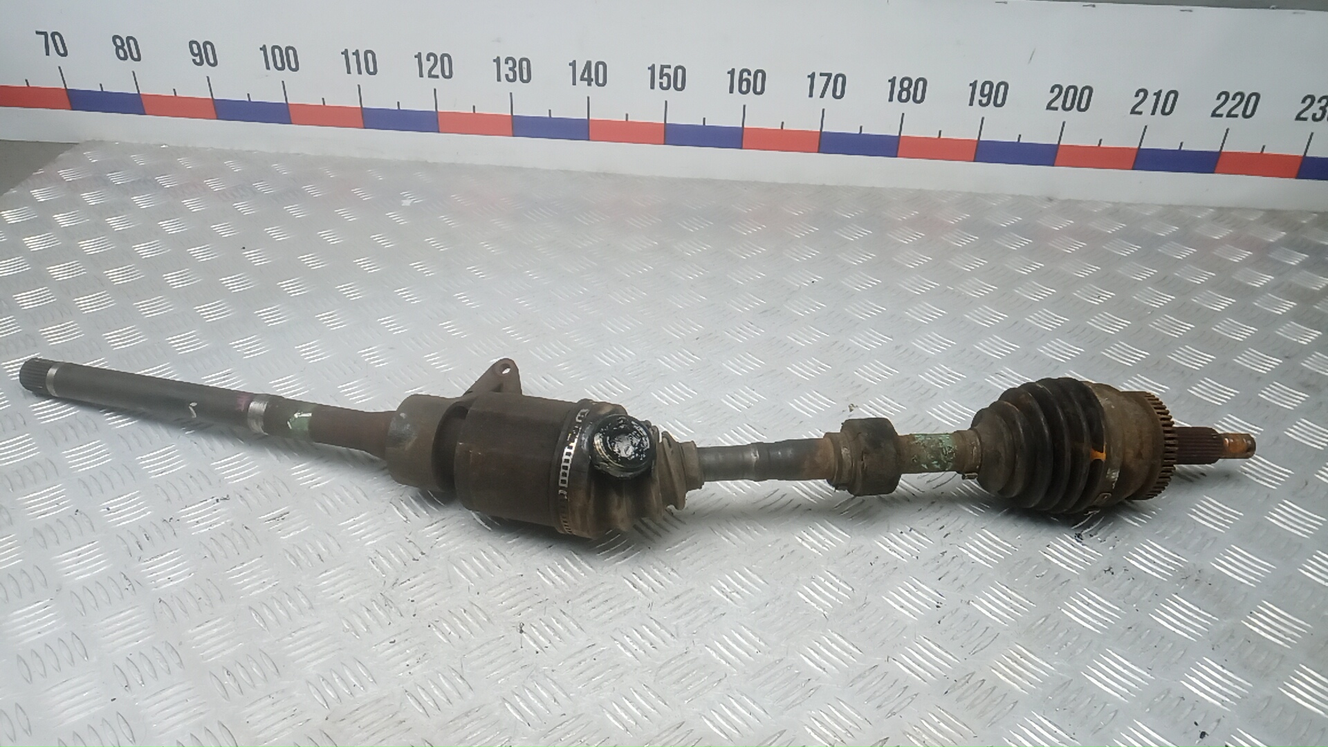 Полуось передняя правая