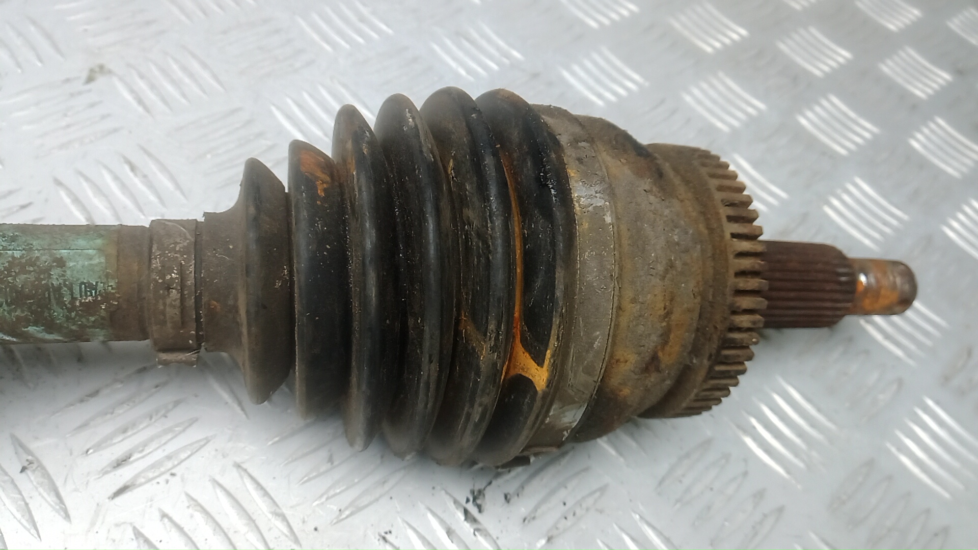 Полуось передняя правая