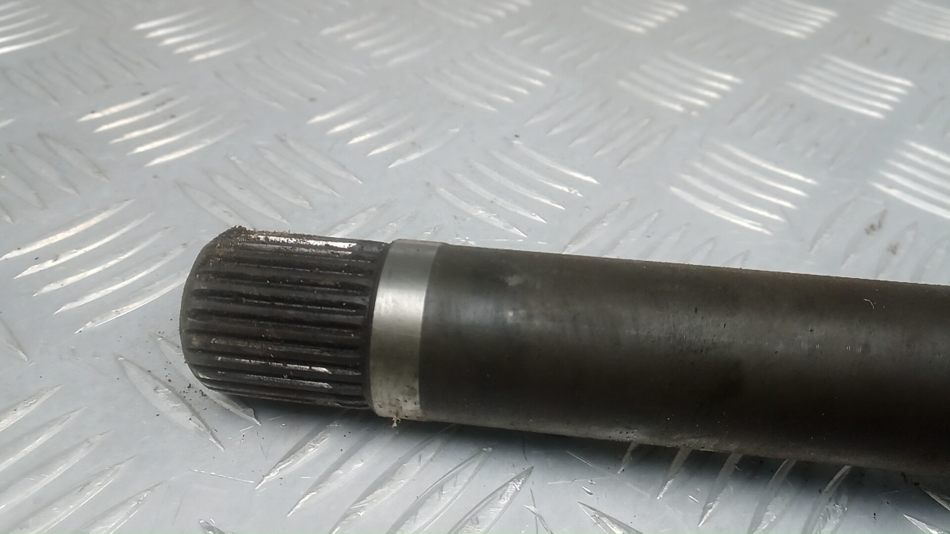 Полуось передняя правая