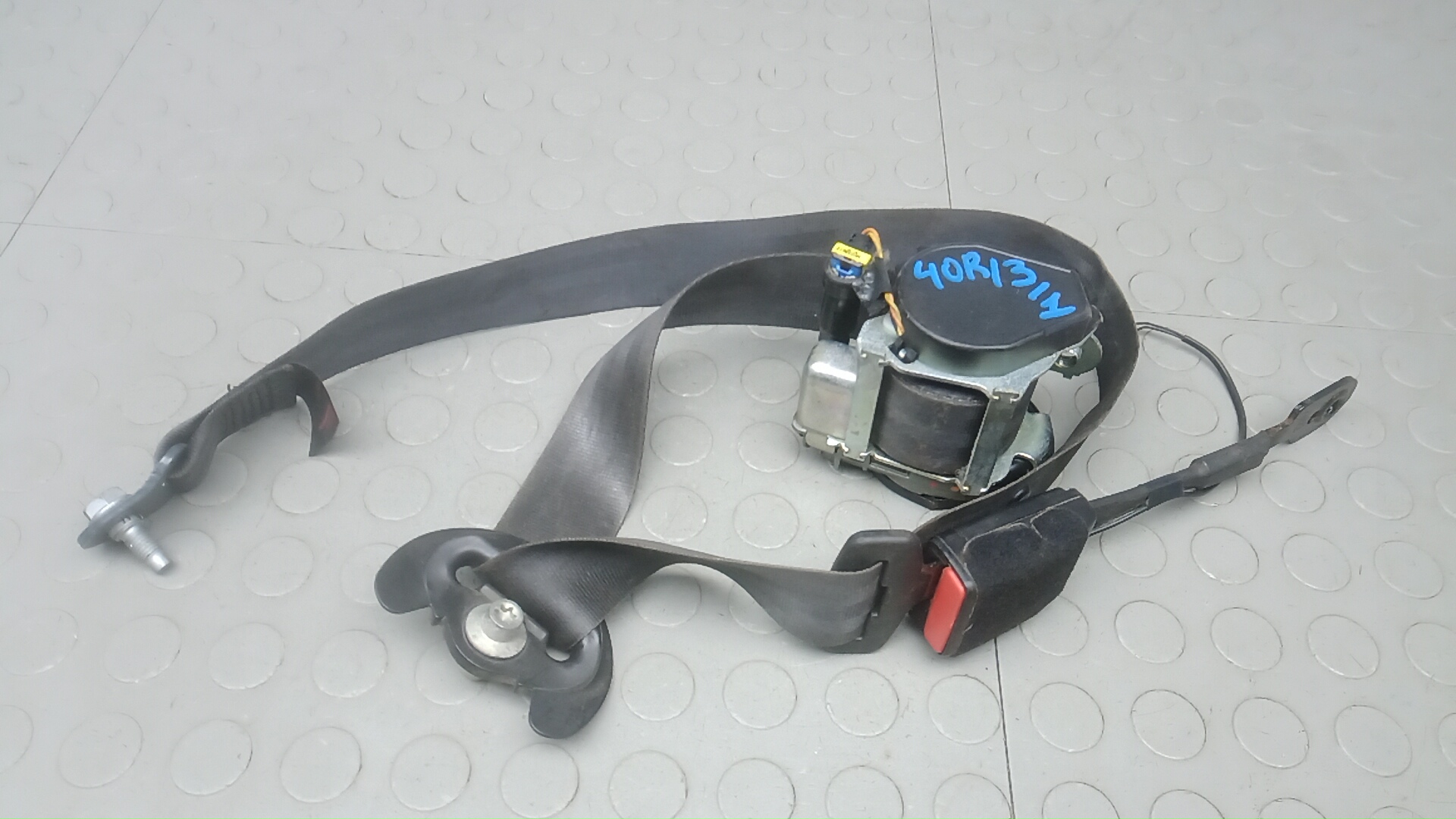 Ремень безопасности с пиропатроном