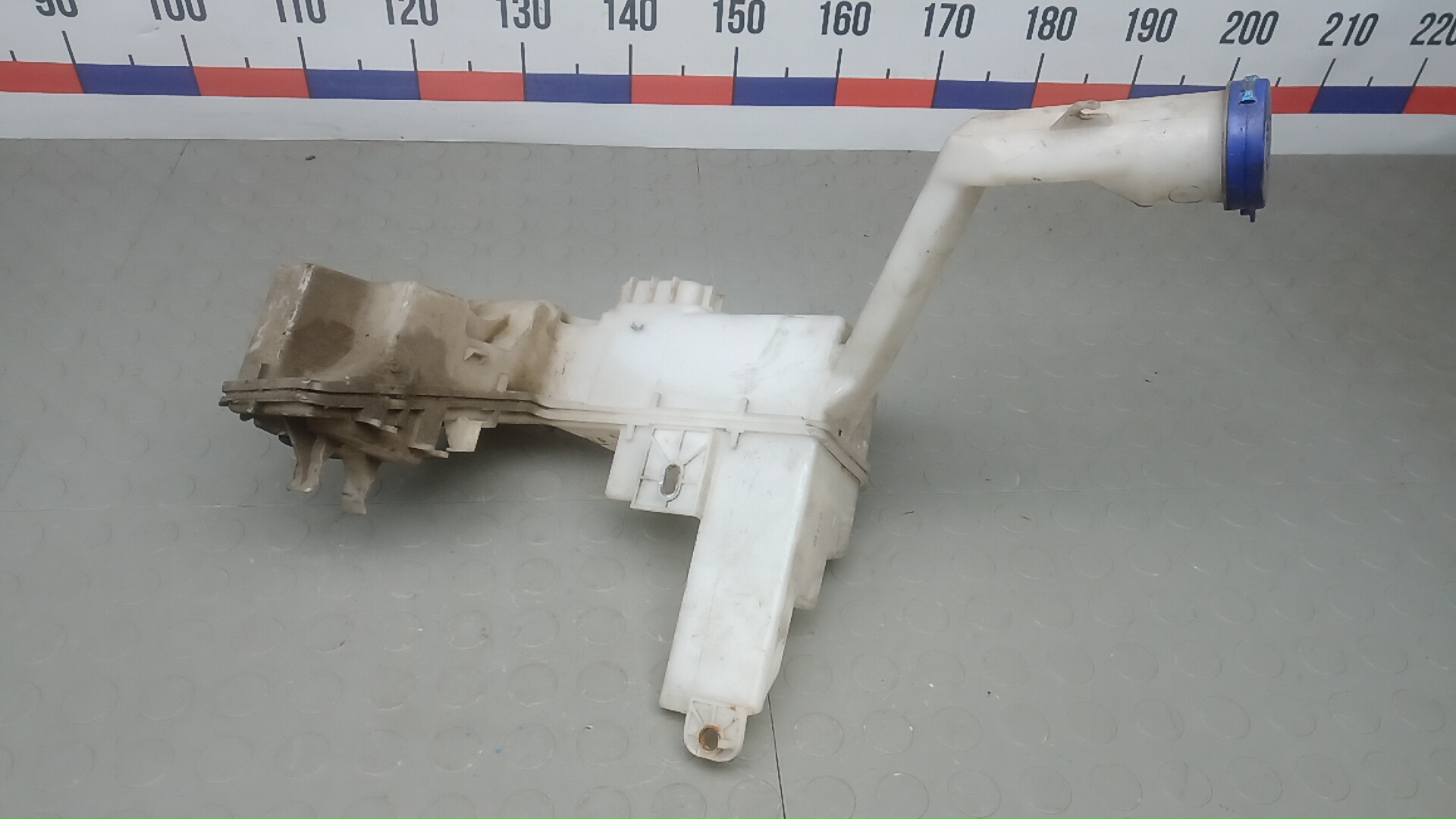 Бачок омывателя лобового стекла