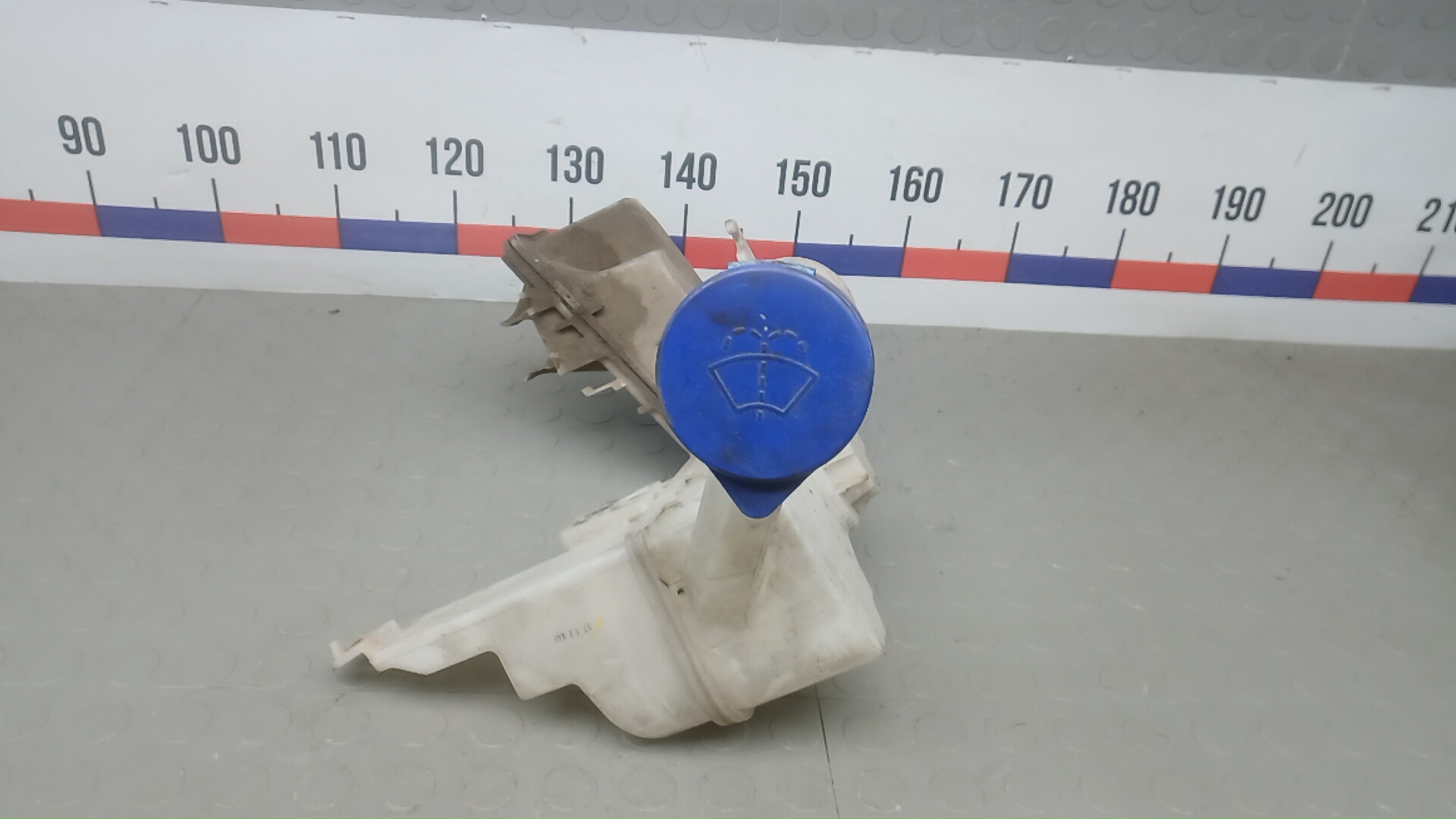 Бачок омывателя лобового стекла