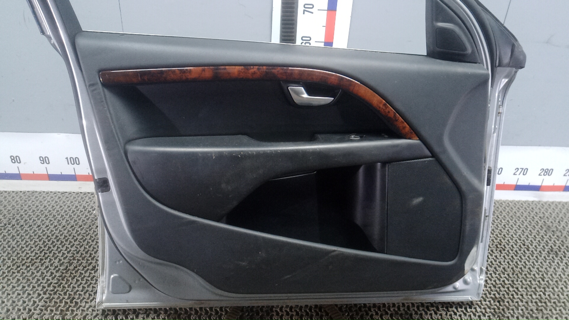 Дверь передняя левая