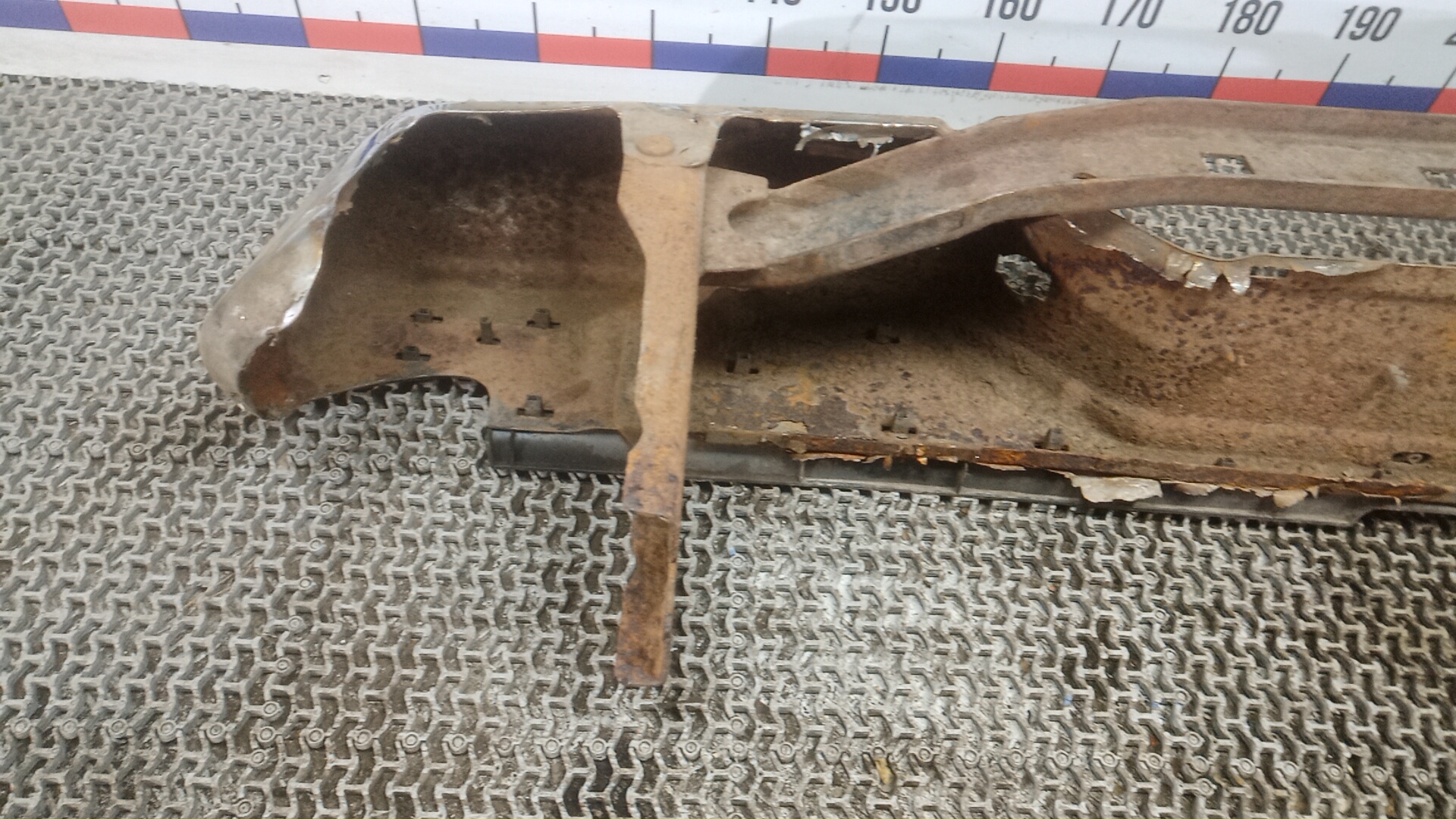 Бампер задний