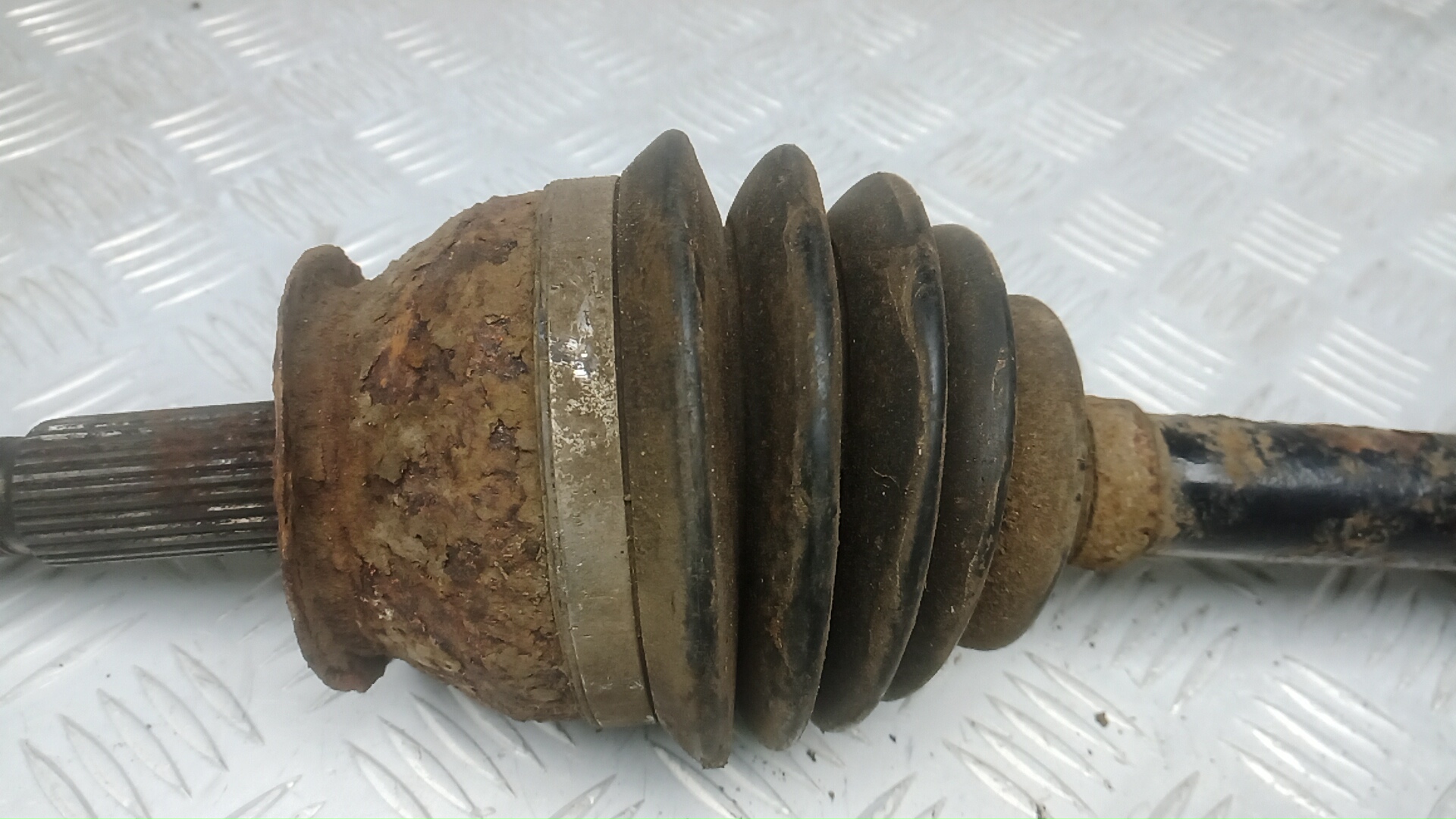 Полуось передняя правая