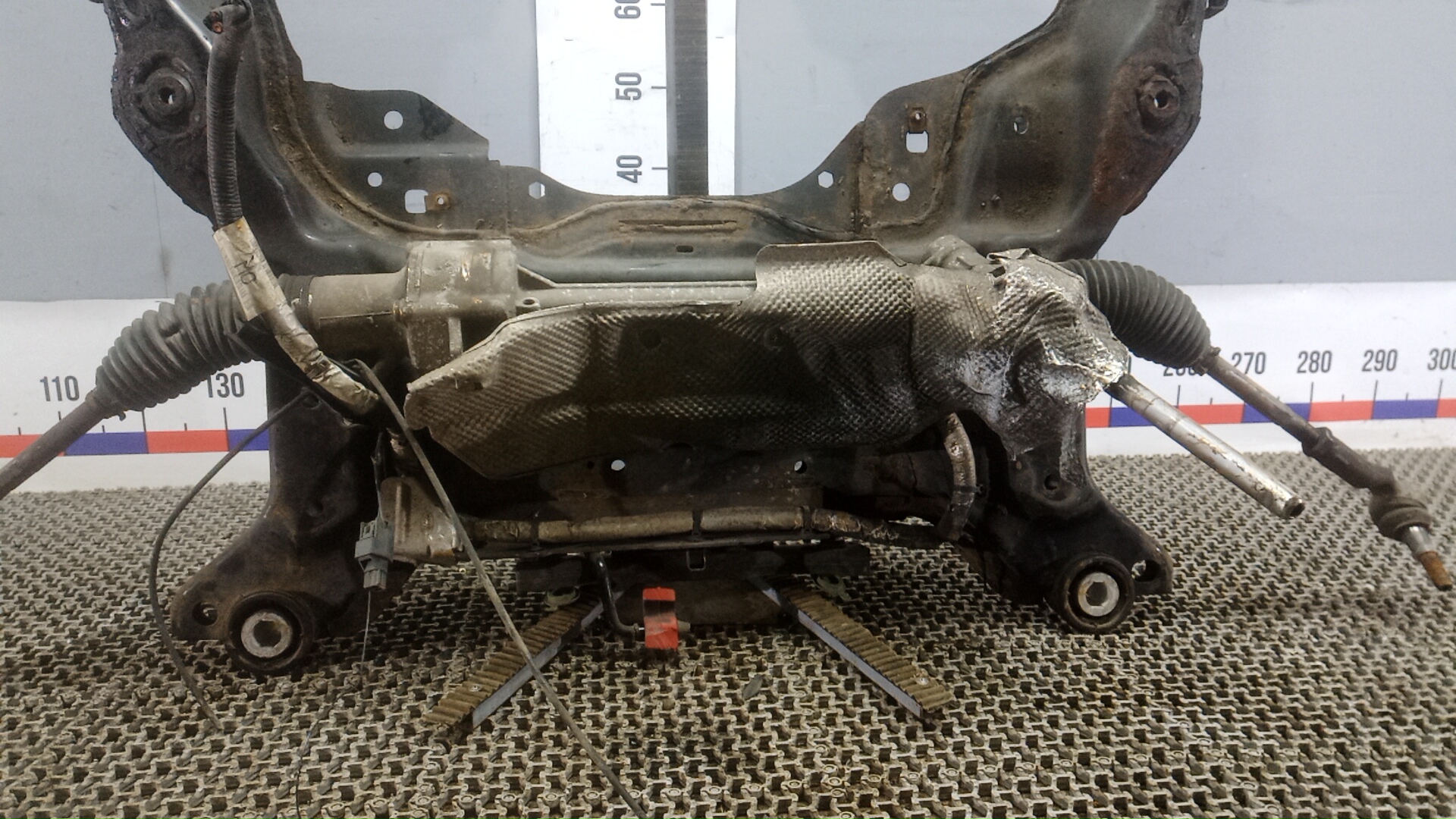 Балка передняя (крепление продольных тяг)