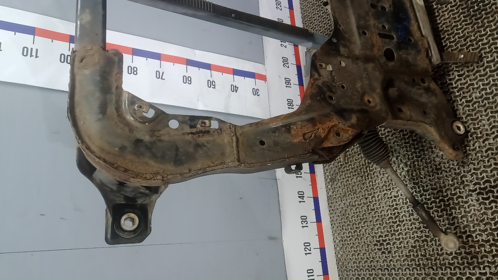 Балка передняя (крепление продольных тяг)