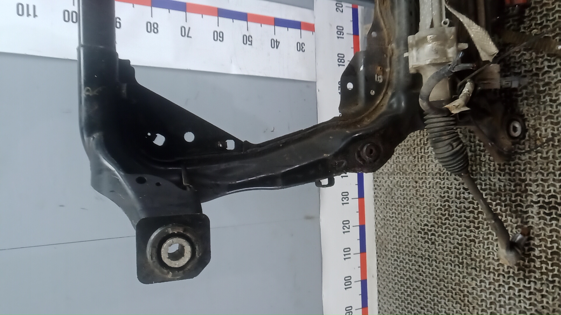 Балка передняя (крепление продольных тяг)