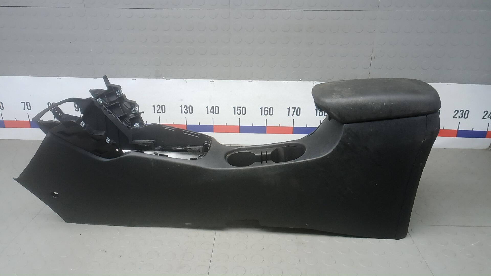 Подлокотник