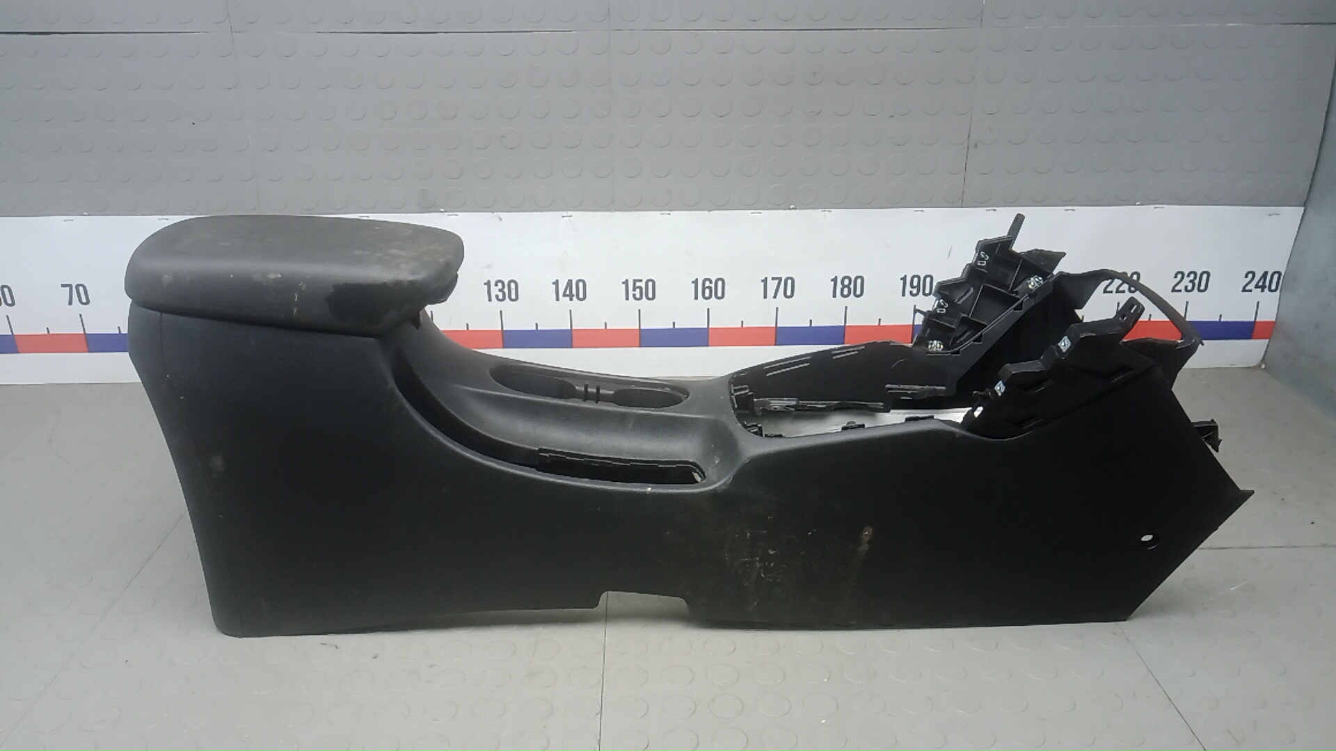 Подлокотник