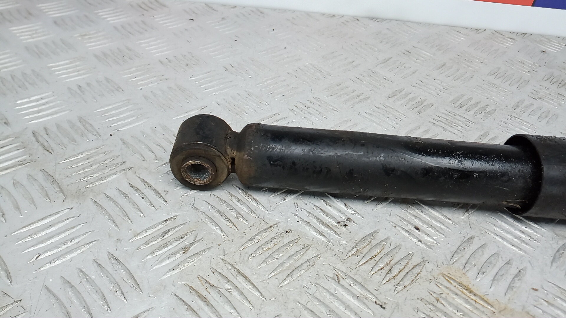 Амортизатор задний (стойка)