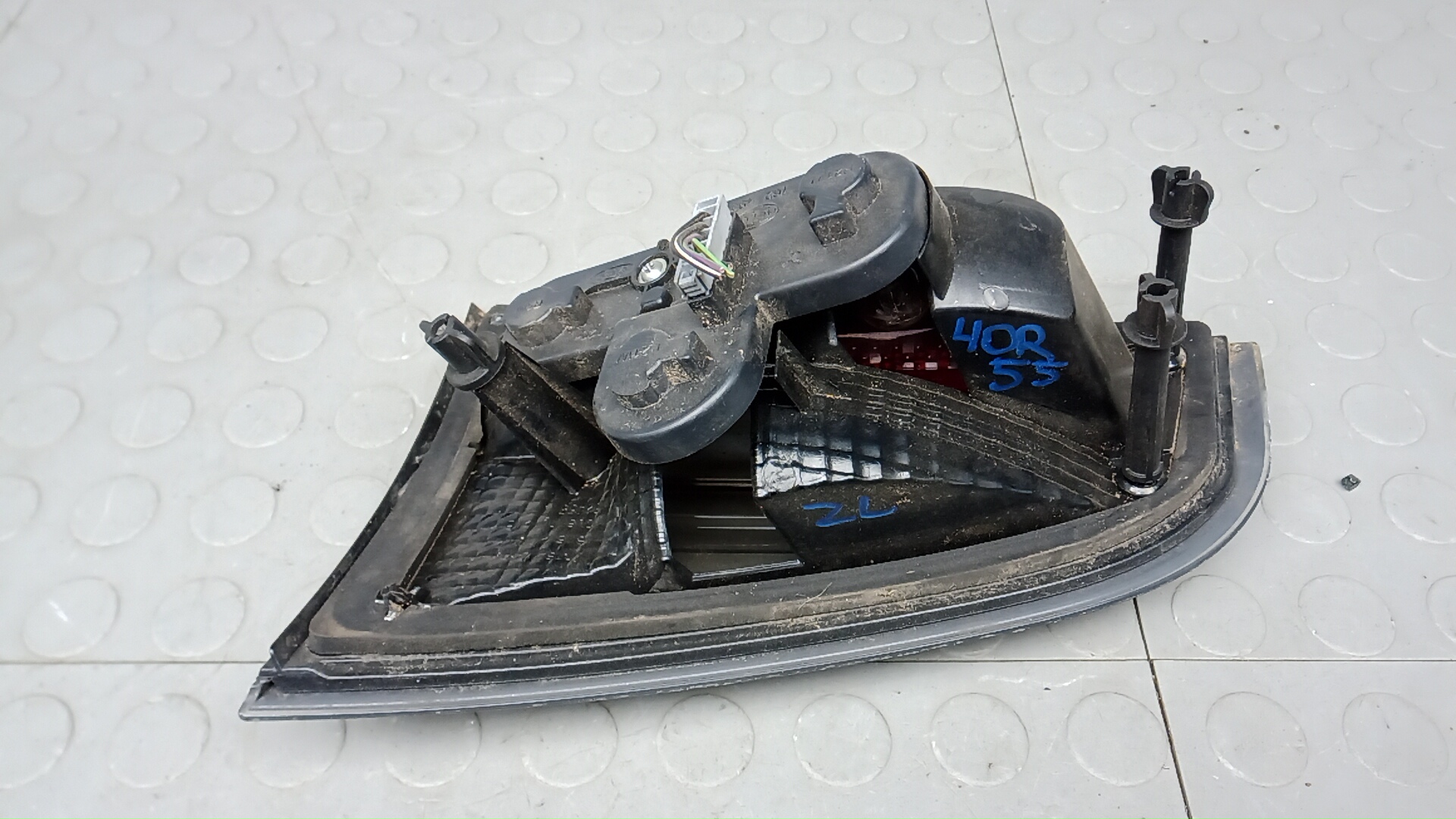 Фонарь задний внутренний левый