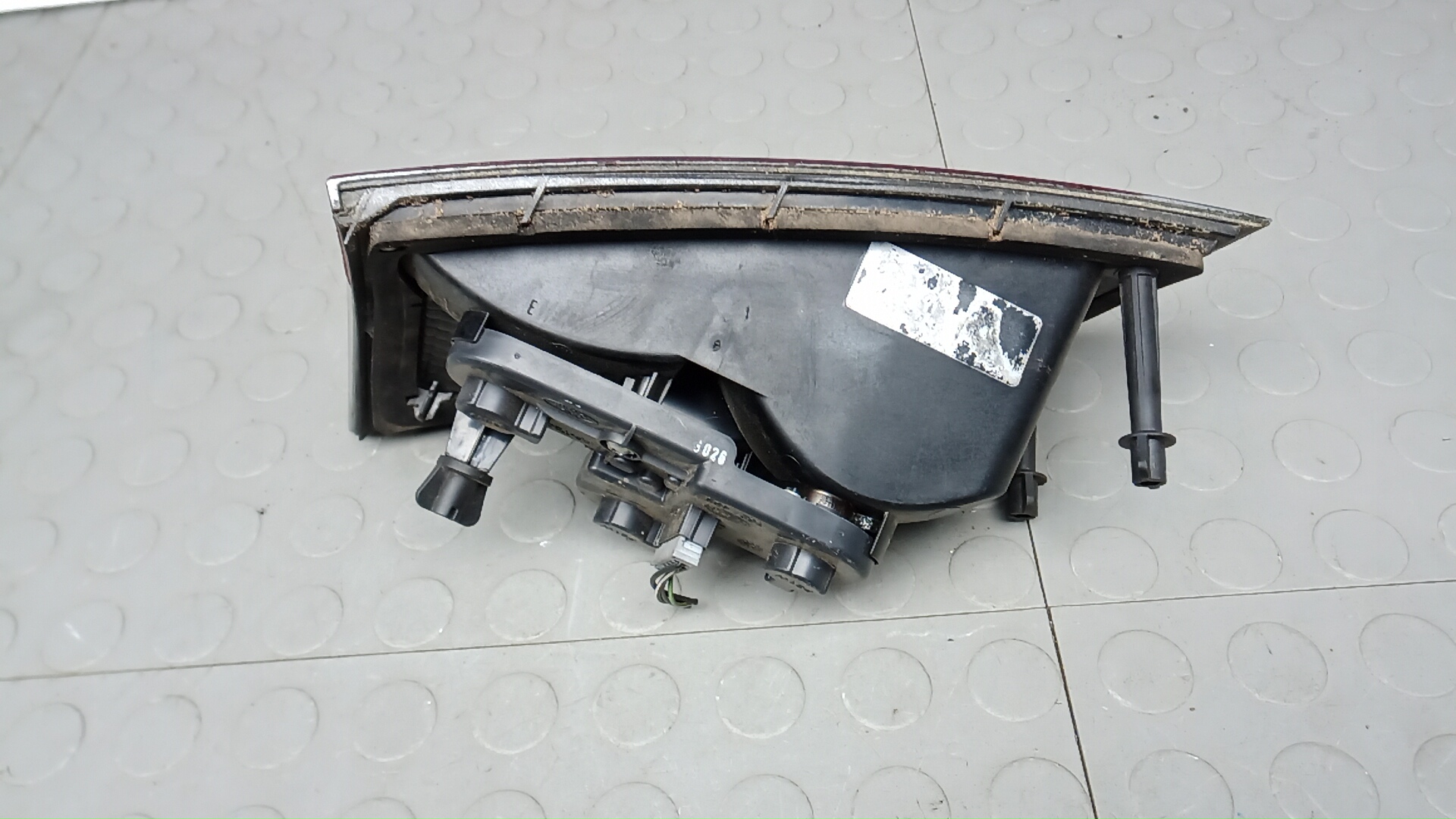 Фонарь задний внутренний левый