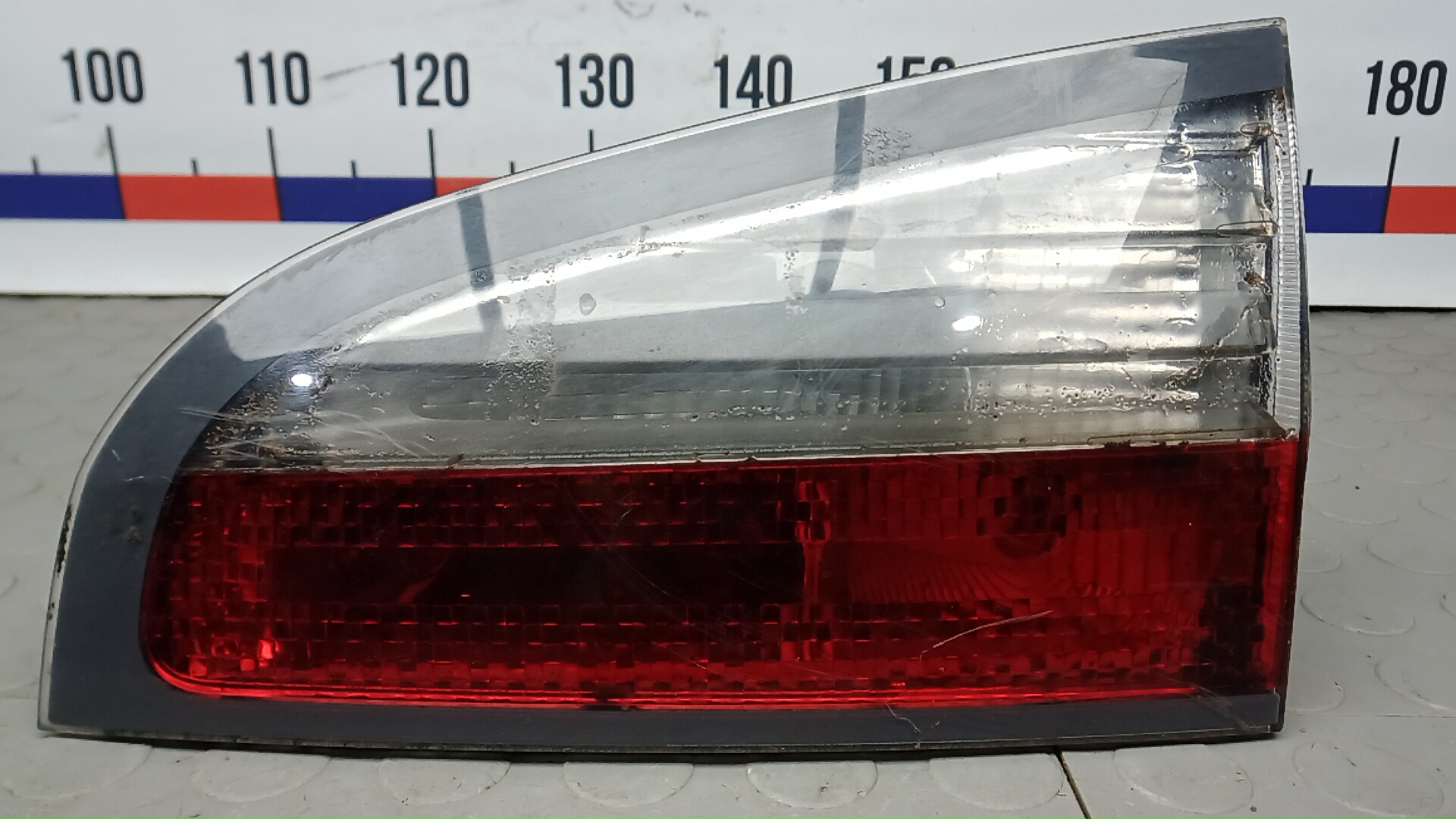 Фонарь задний внутренний правый